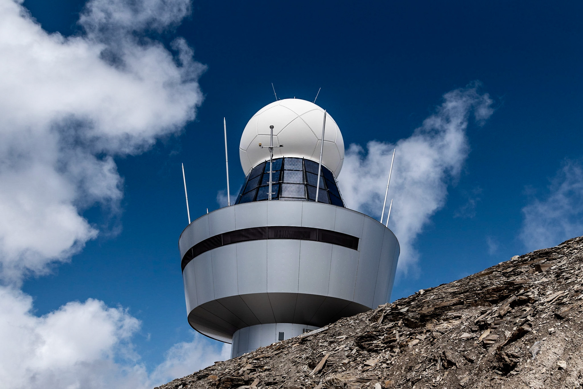 Wetterradar auf der Plaine Morte