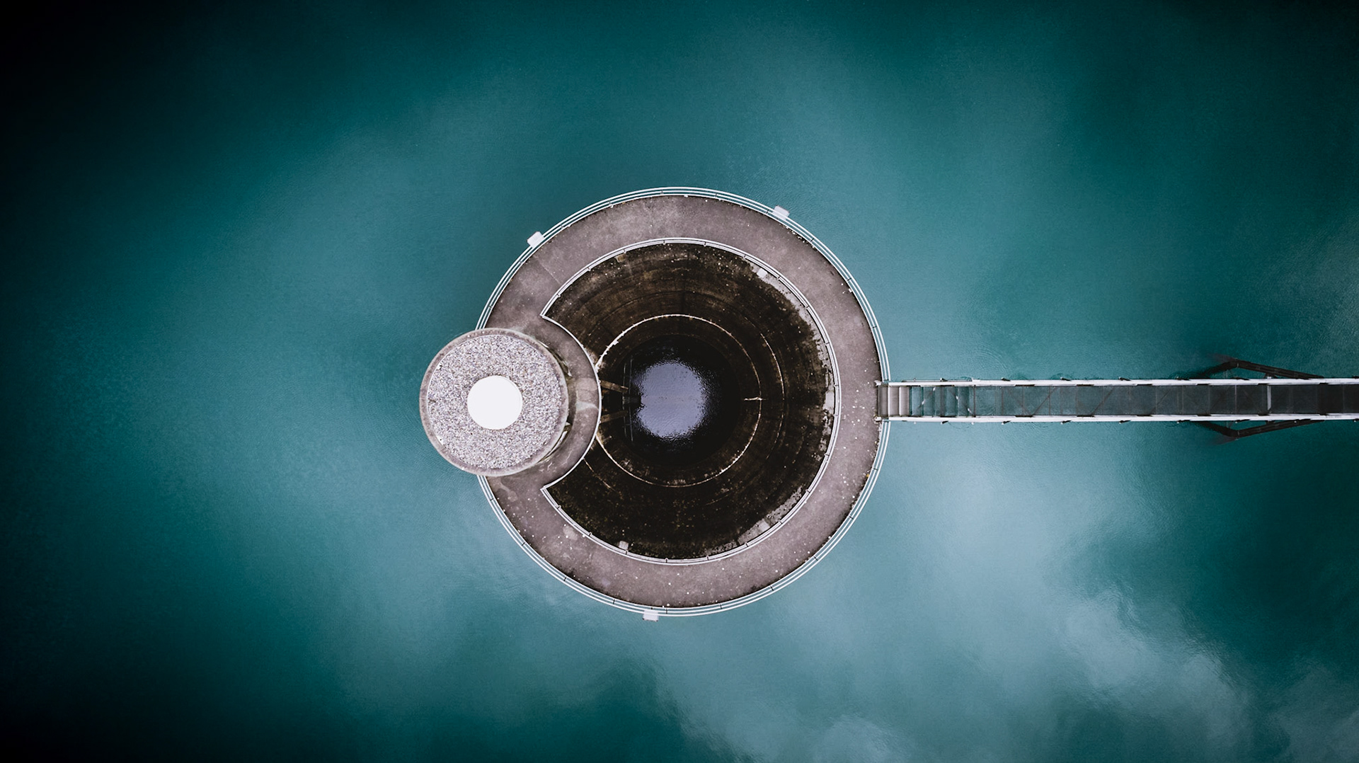 Overflow at the Klöntalersee