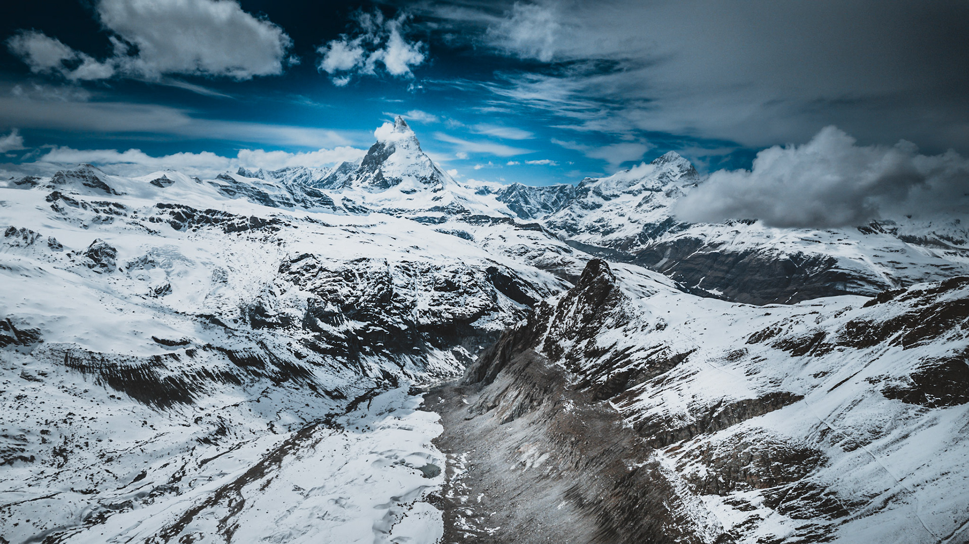 Blick über den Gornergletscher auf das Gornergrat