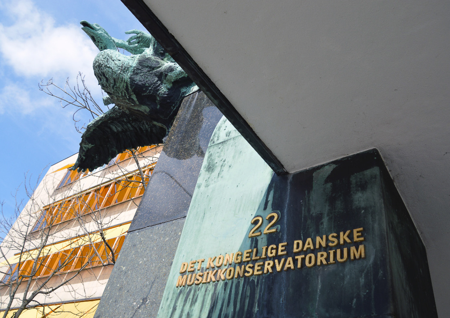 logo/navnetræk, hovedindgang