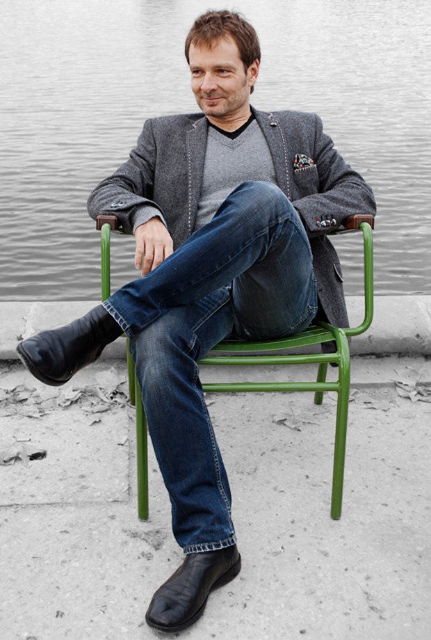 Grafisk designer John Helmersen er Design by Johns