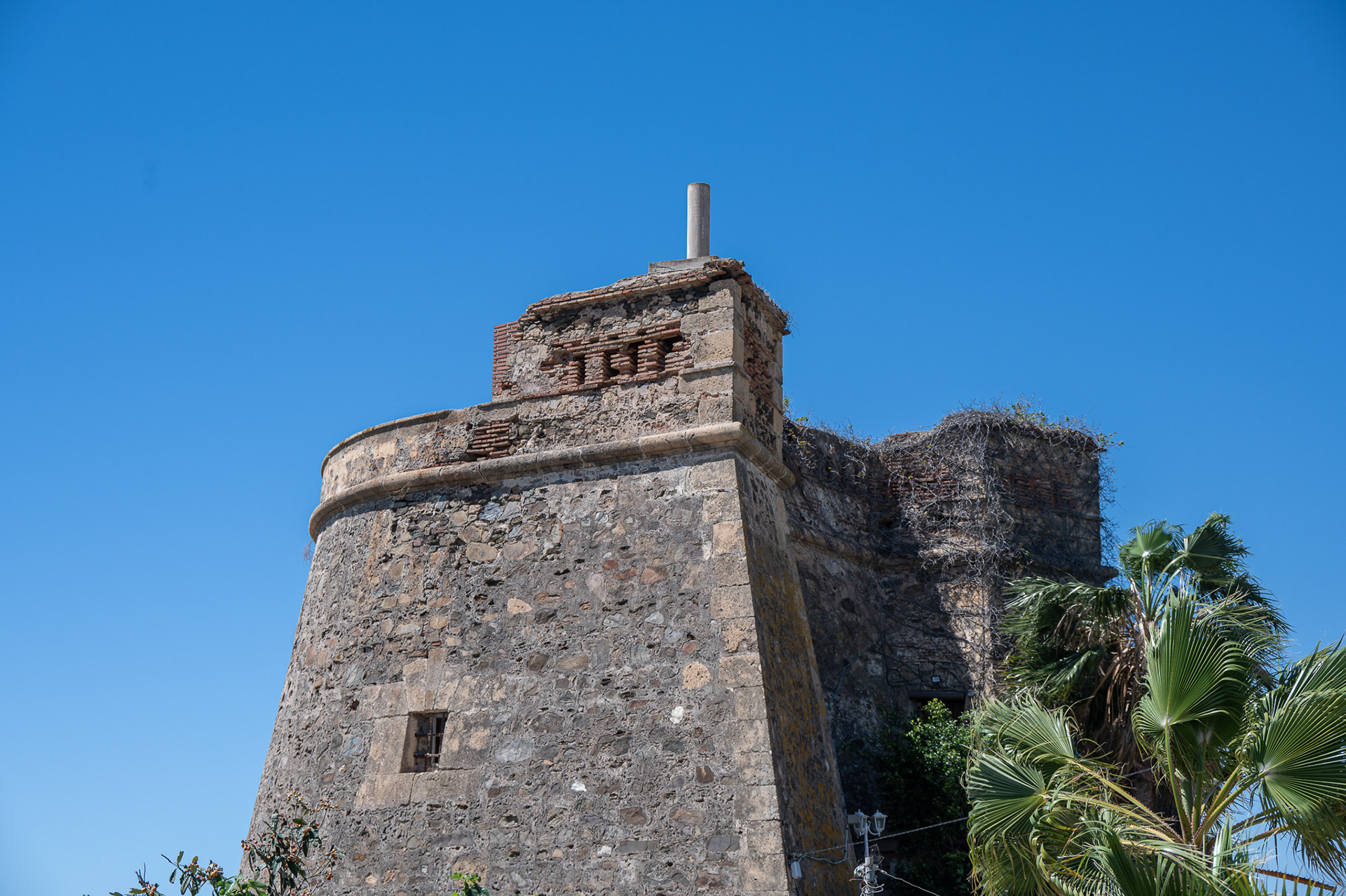 Torre Moya, Benajarafe