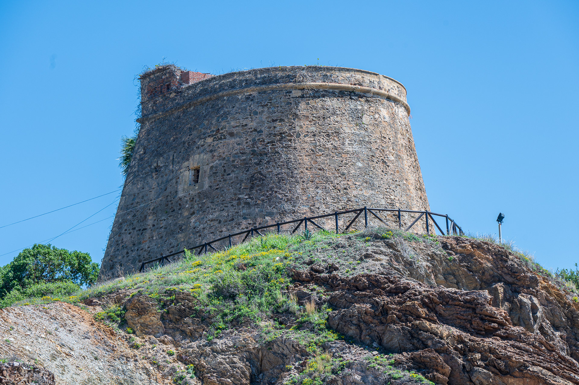 Torre Moya, Benajarafe