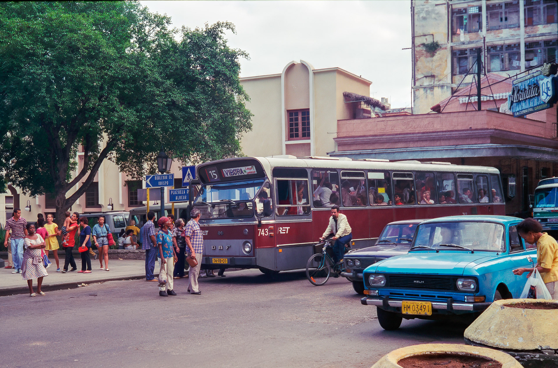 Bus, Havana