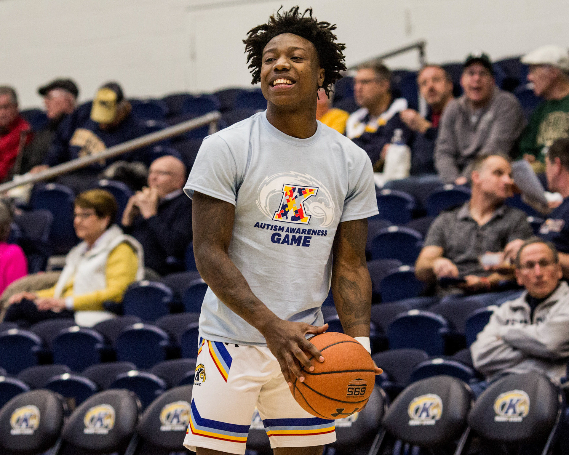 Kent State Senior Antonio Williams wears an Autism Awareness Game T-Shirt during warmups on February 15, 2020