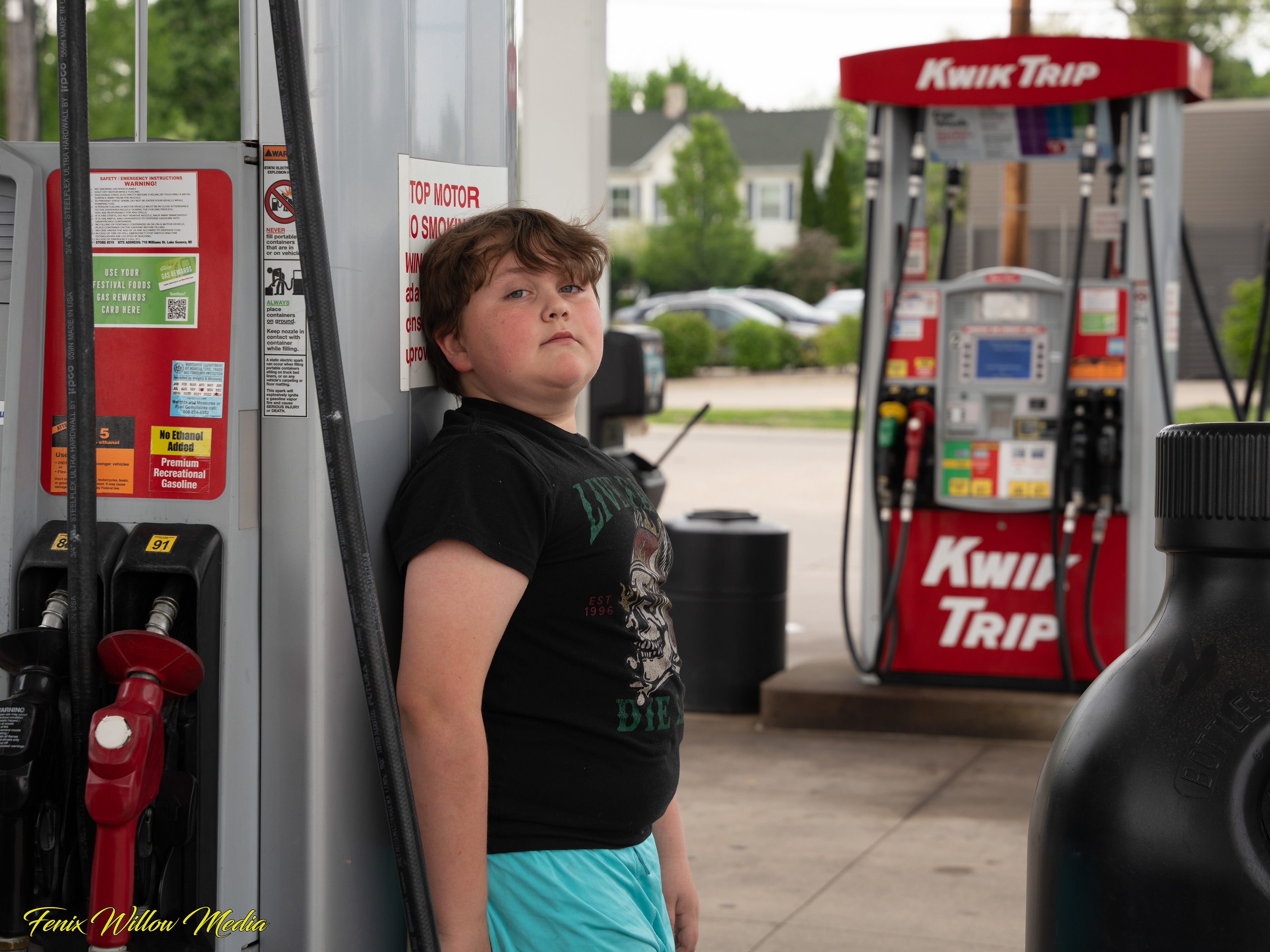 FENIX LOOKING STUDLY