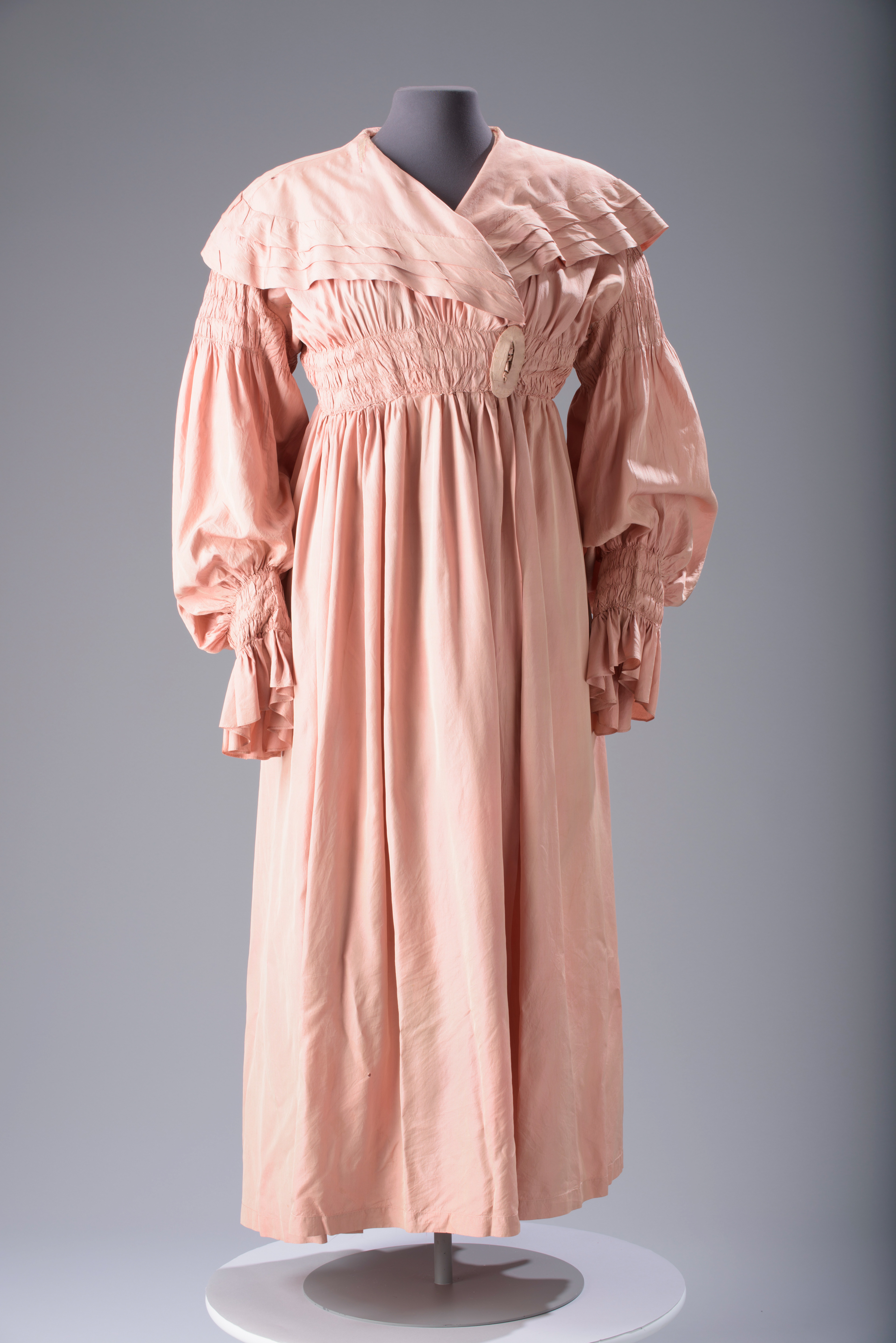 Original picture of the historical cloak.