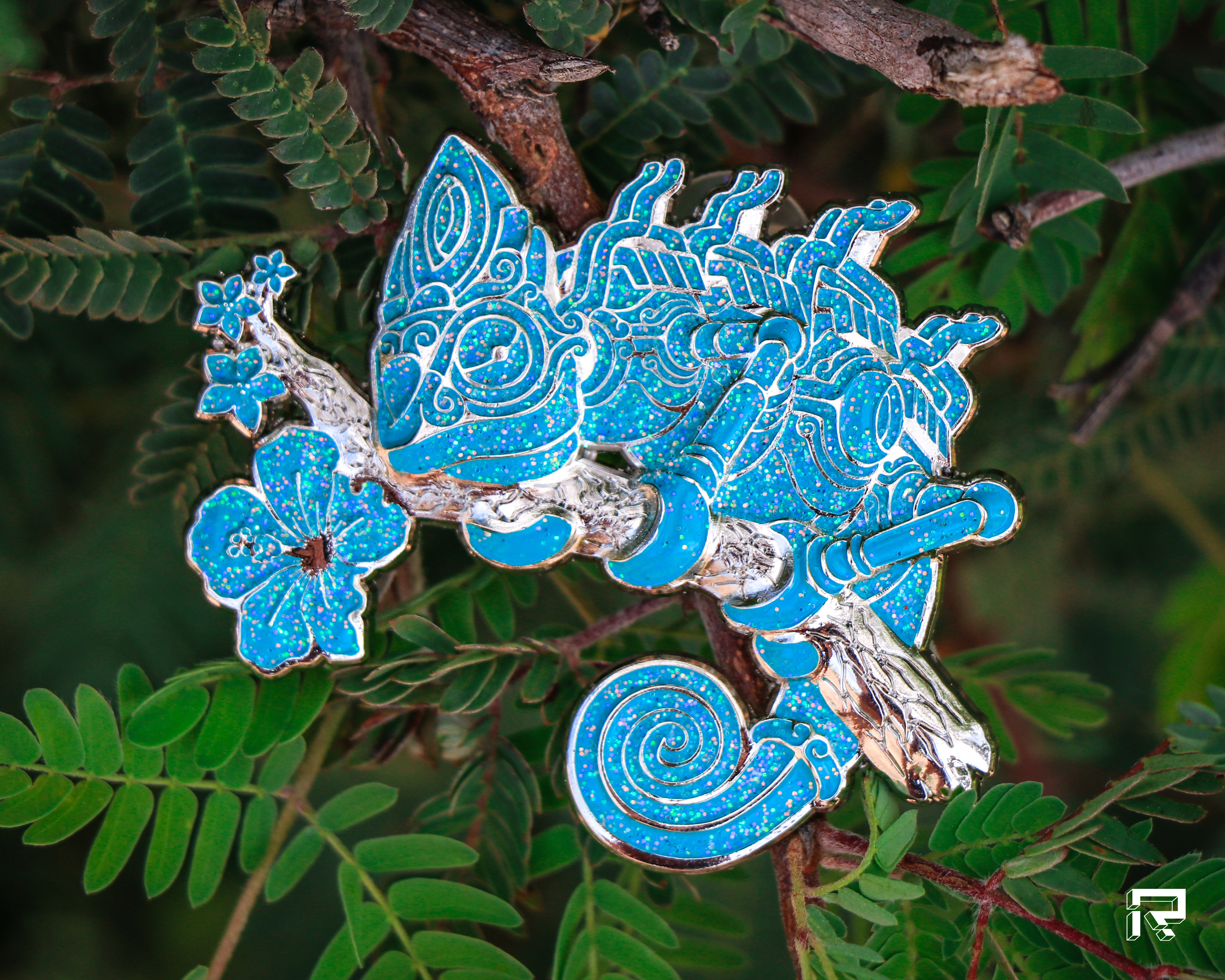 Okeemeleon V2 "Surf" variant - Enamel Pin by Rutherford