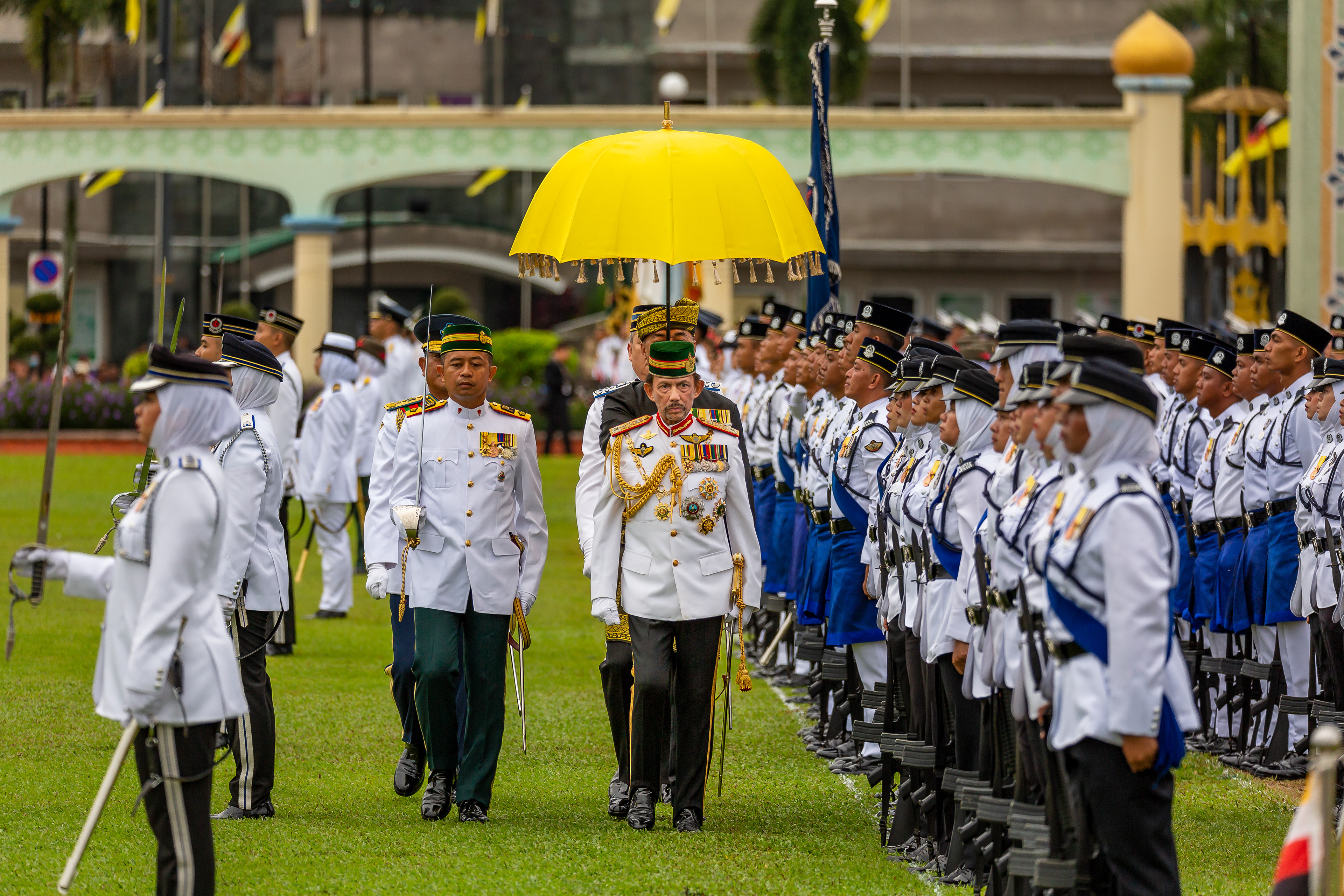 HM inspecting the honor guards on National Day | Feb 2021