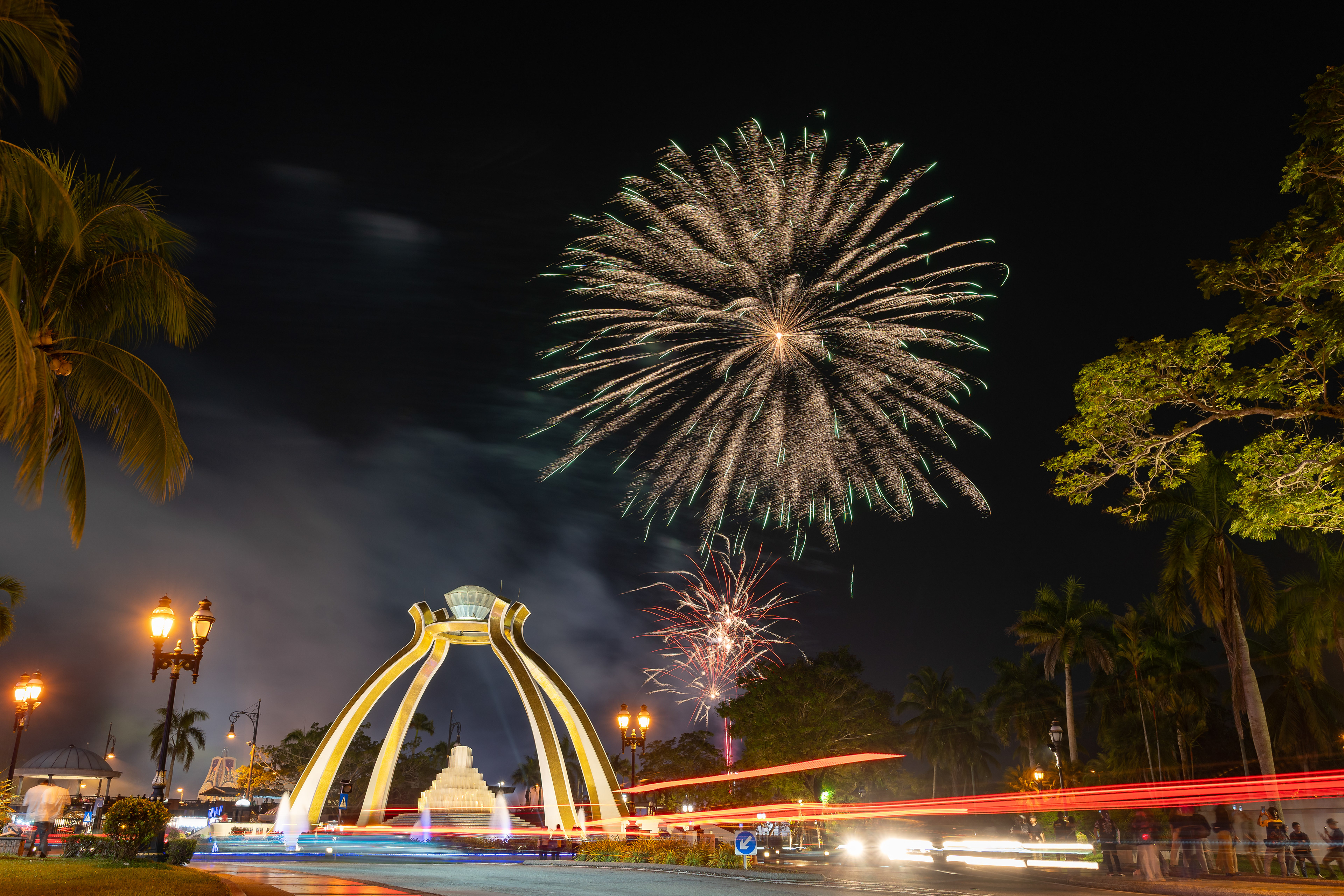 Green and gold | Aug 2026