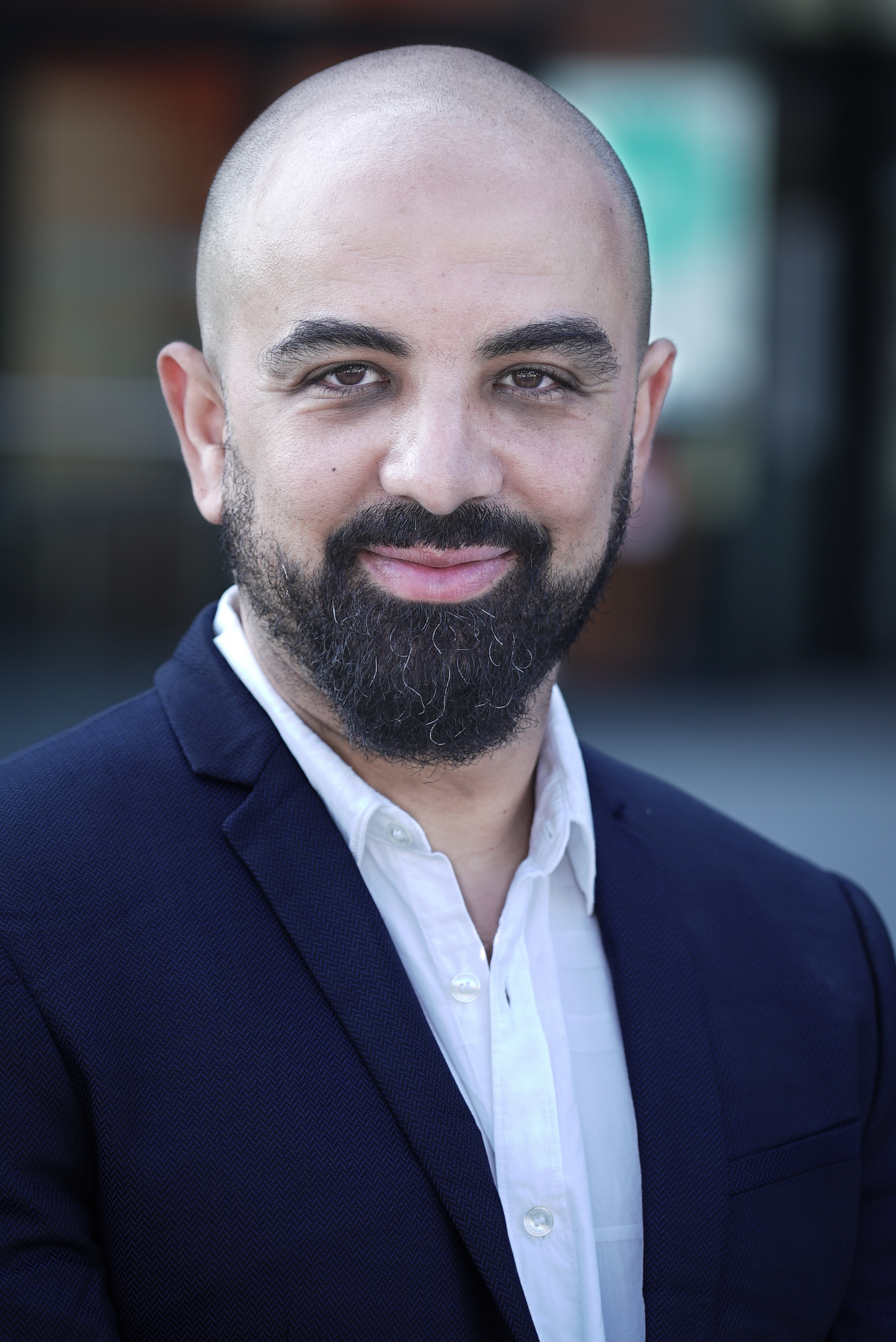 Adou Khan, comédien (@adou.khan)