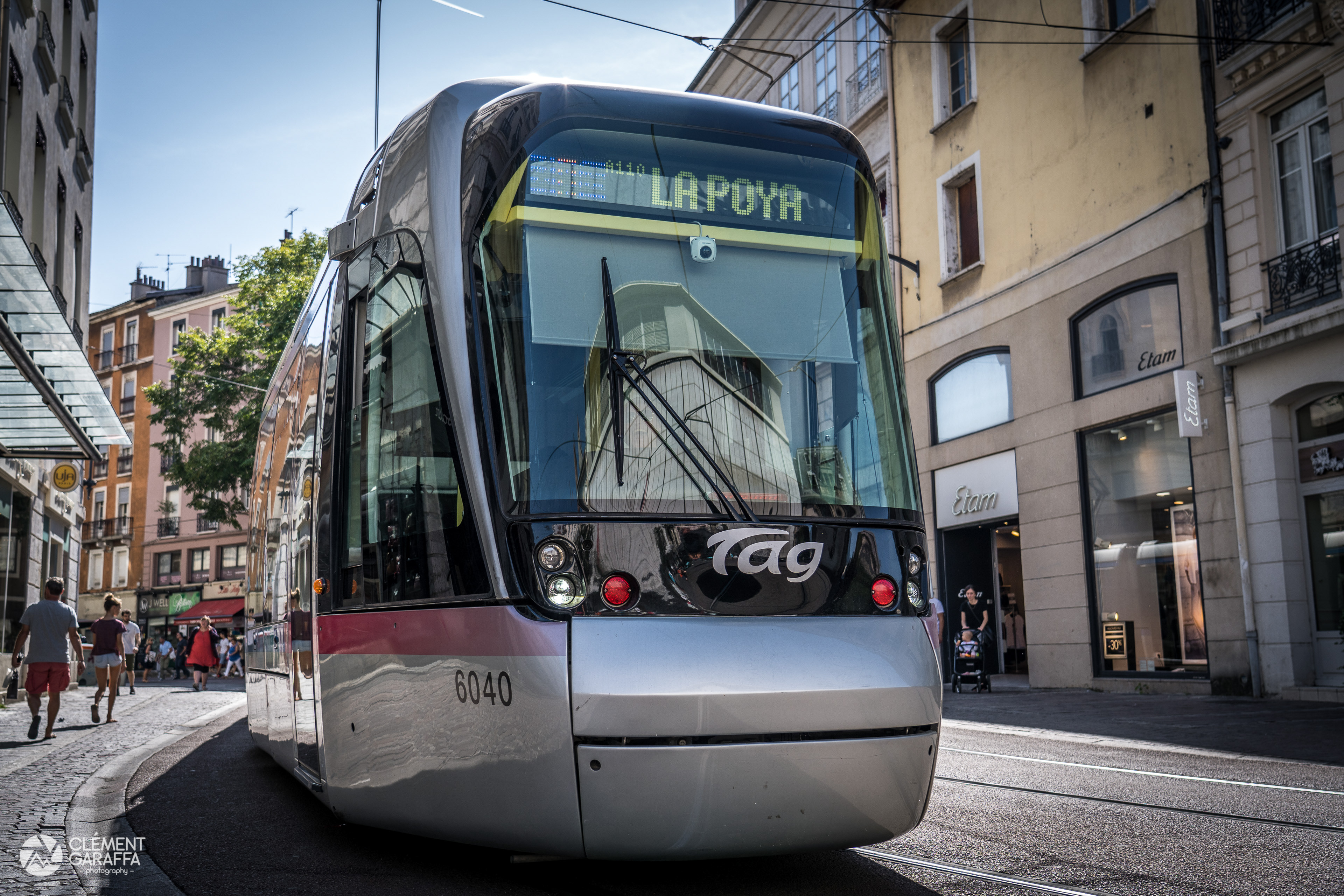 Sourire de conductrice Tag, Grenoble, 2019