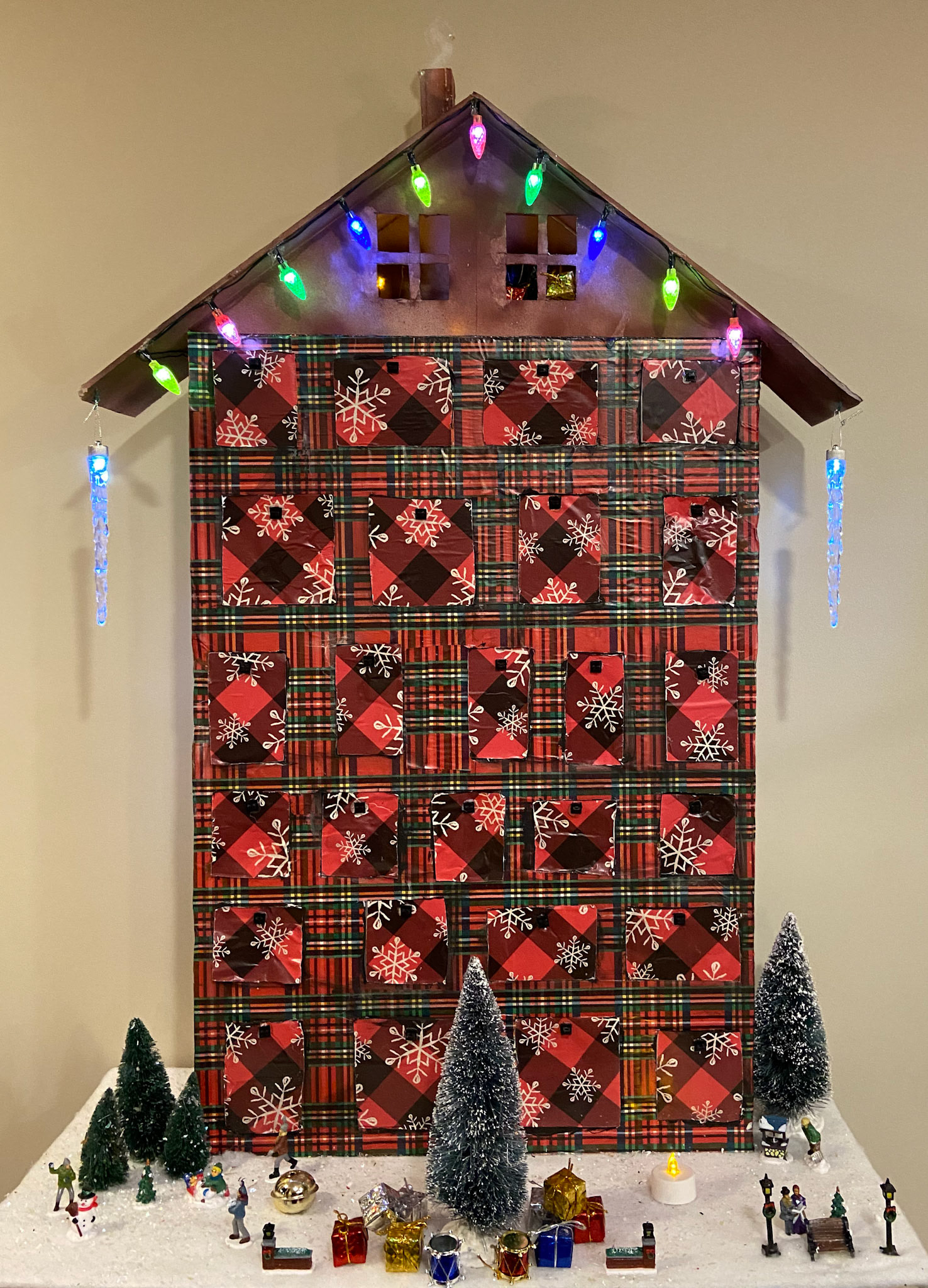 Christmas Calendar with 25 3D printed ornaments for each day