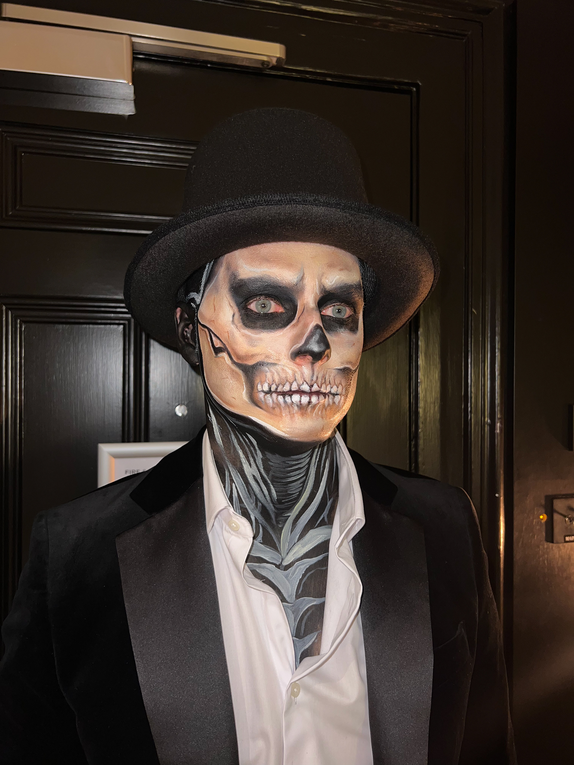 Skeleton face and body paint