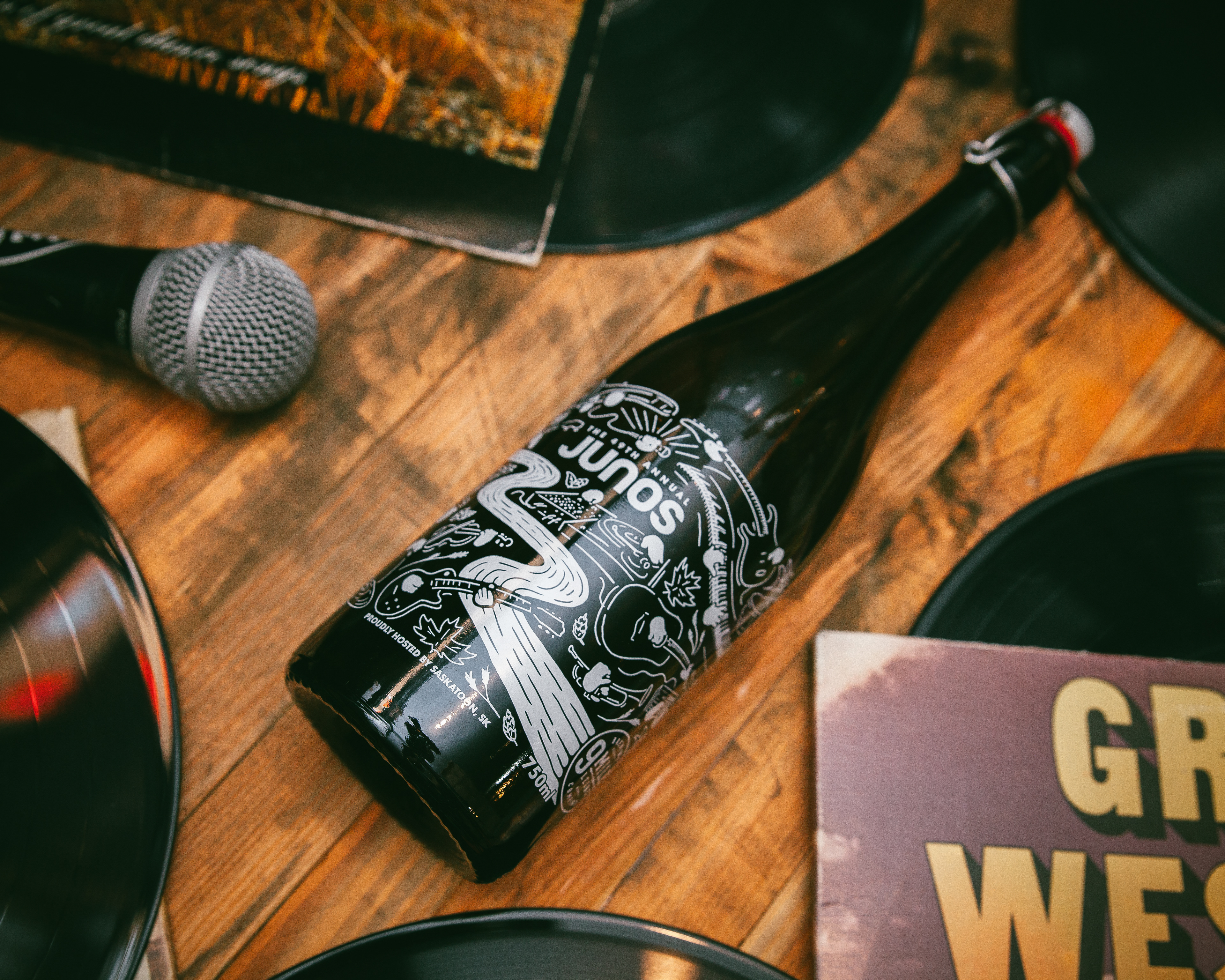 Limited edition pop-top growler for 9 Mile x Junos collaboration