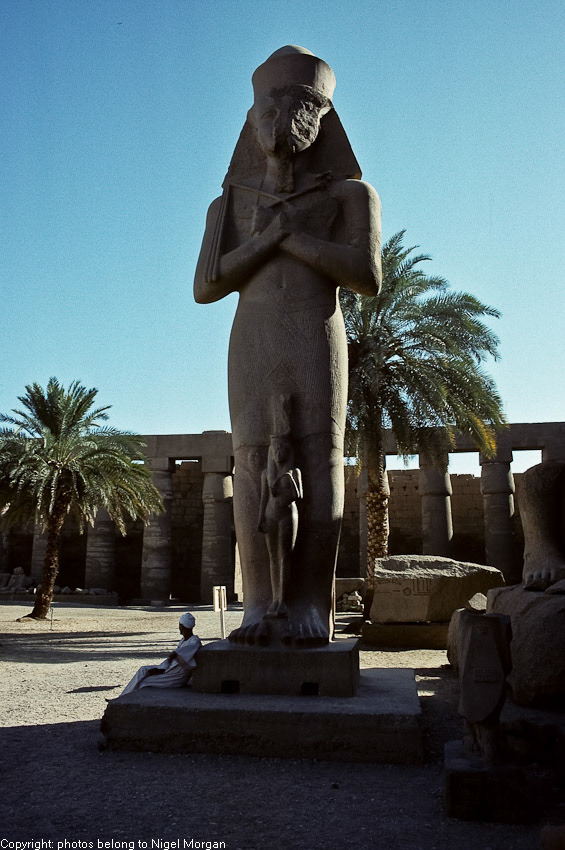 Ramses statues