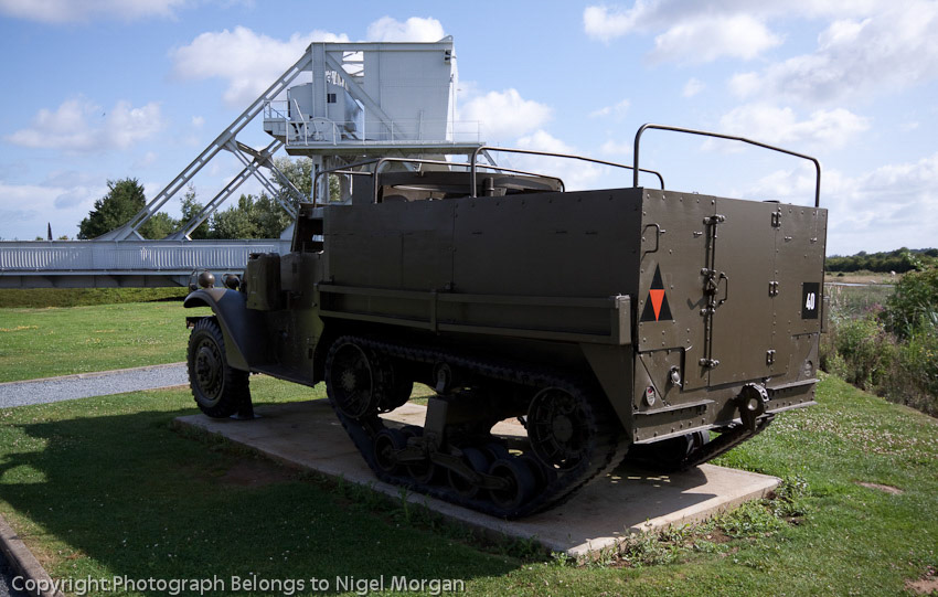 Armoured personnel carrier