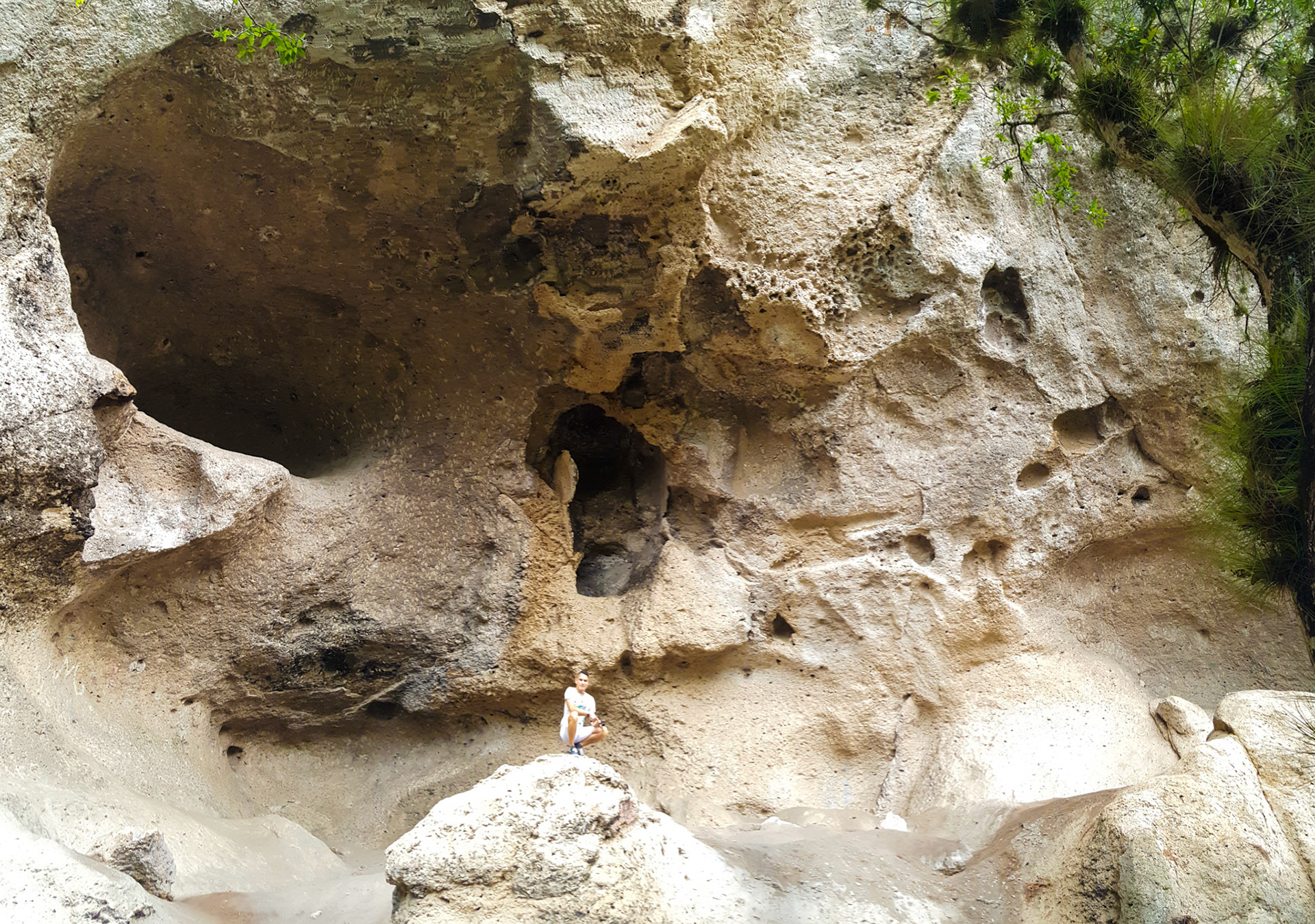Location: Giant's Cave, La Paz