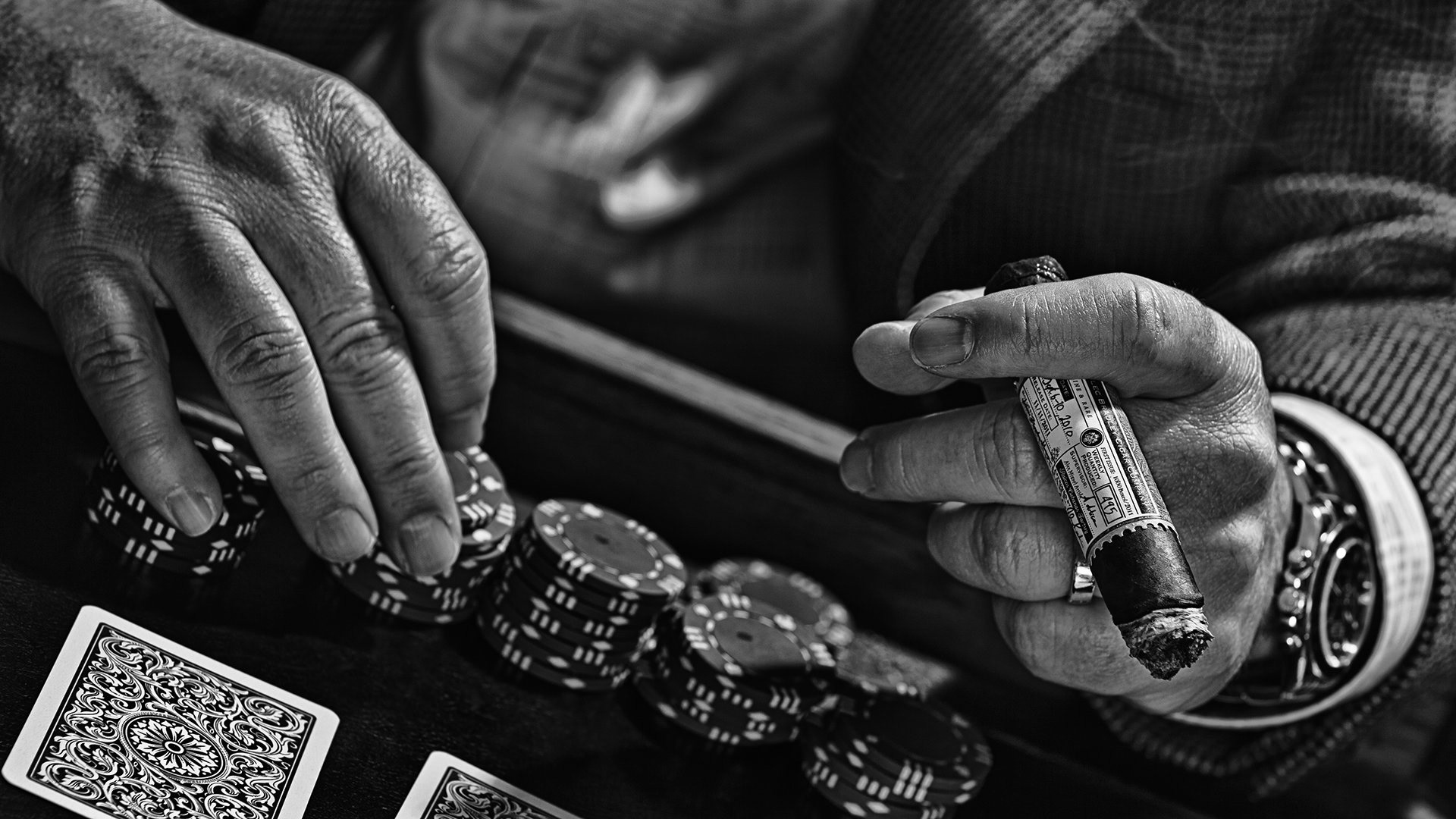 Покер. Покер с сигарой. Жизнь как игра в Покер если карта гавно блефуй.