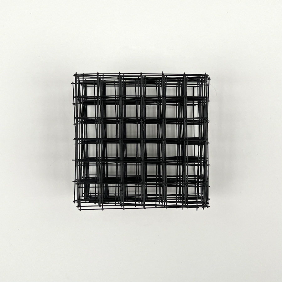 252 lines, 12th April, 18 layers of a kind of chicken wire, 15x15x6cm.