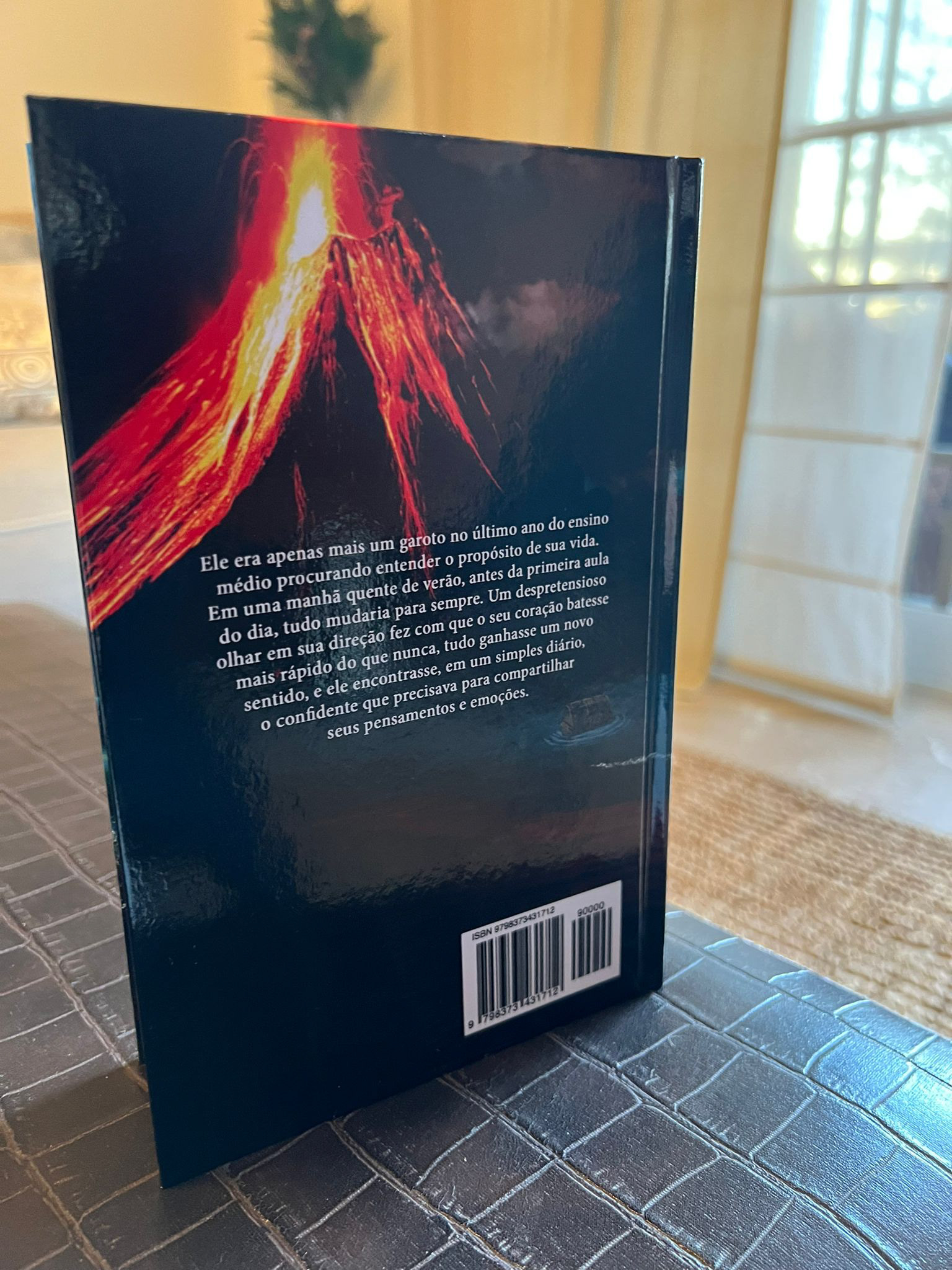 Adquira o livro aqui: https://www.amazon.com.br/Antes-do-Amor-Queimar-Escarlate-ebook/dp/B0BRPRJ45L/ref=tmm_kin_swatch_0?_encoding=UTF8&qid=&sr=