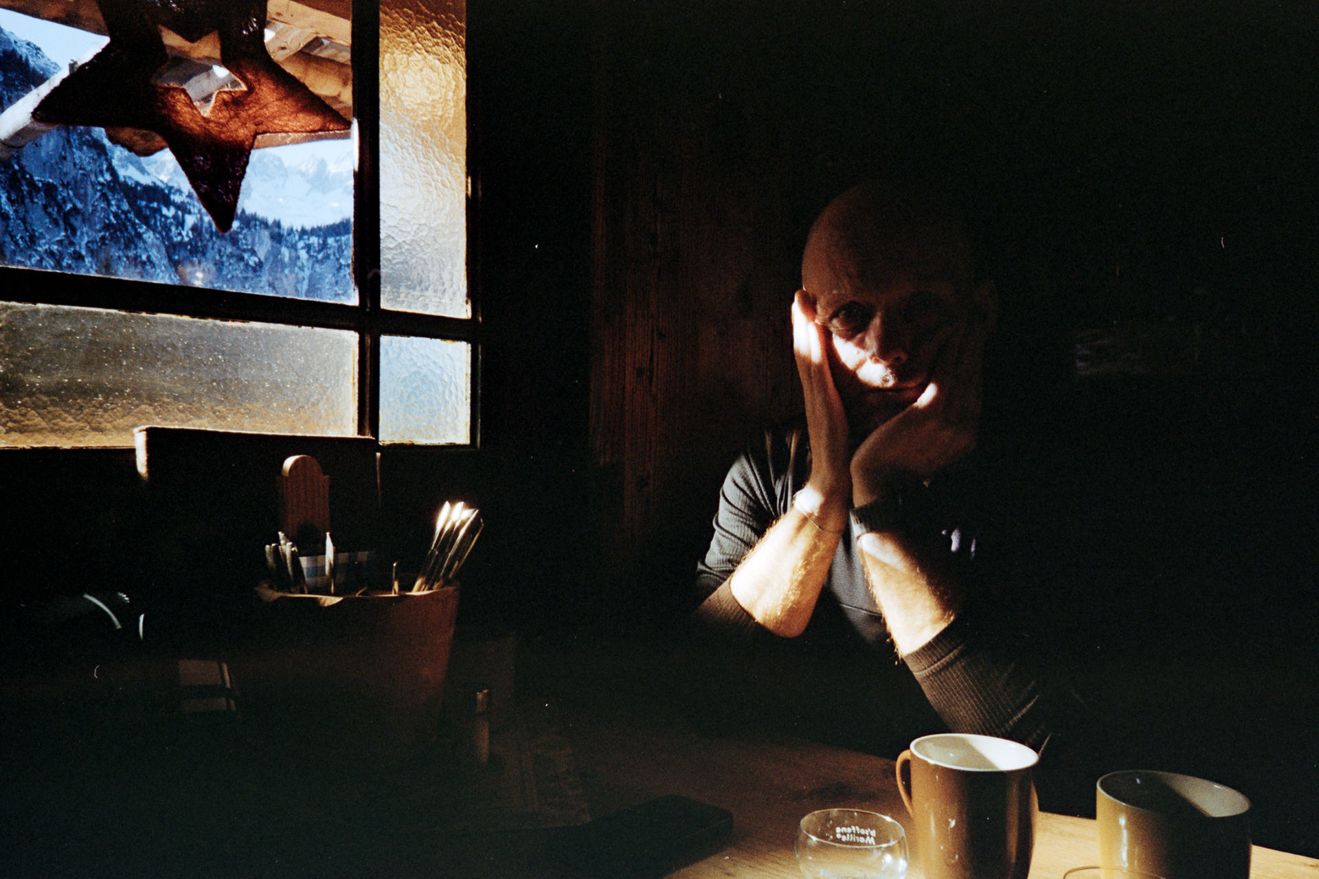 Film photo showing low light photo from the Kodak Snapic A1.