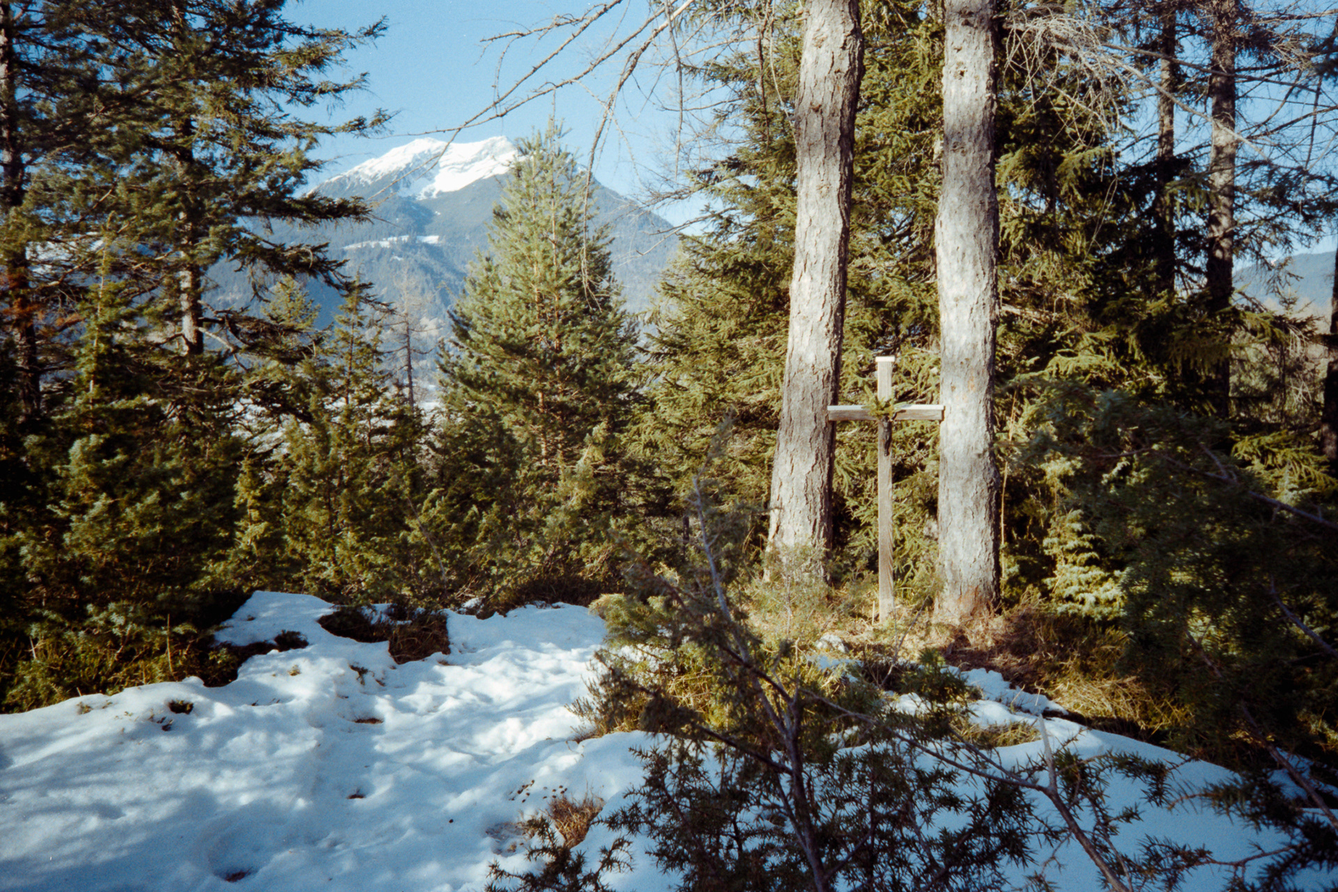 35mm film photo of landscape, Kodak Snapic A1 sample image.