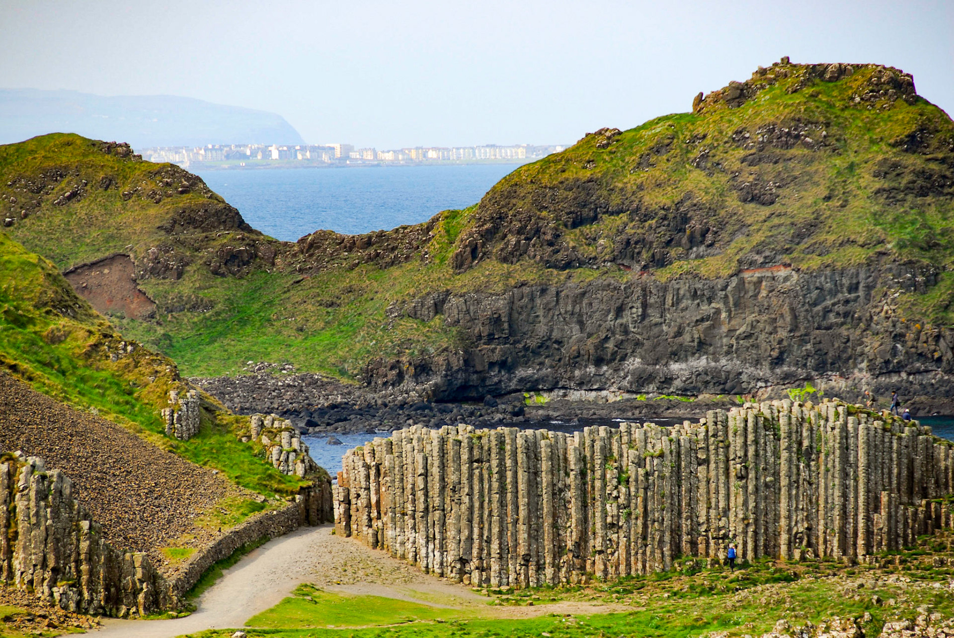 View of the coast at Giant's Causeway