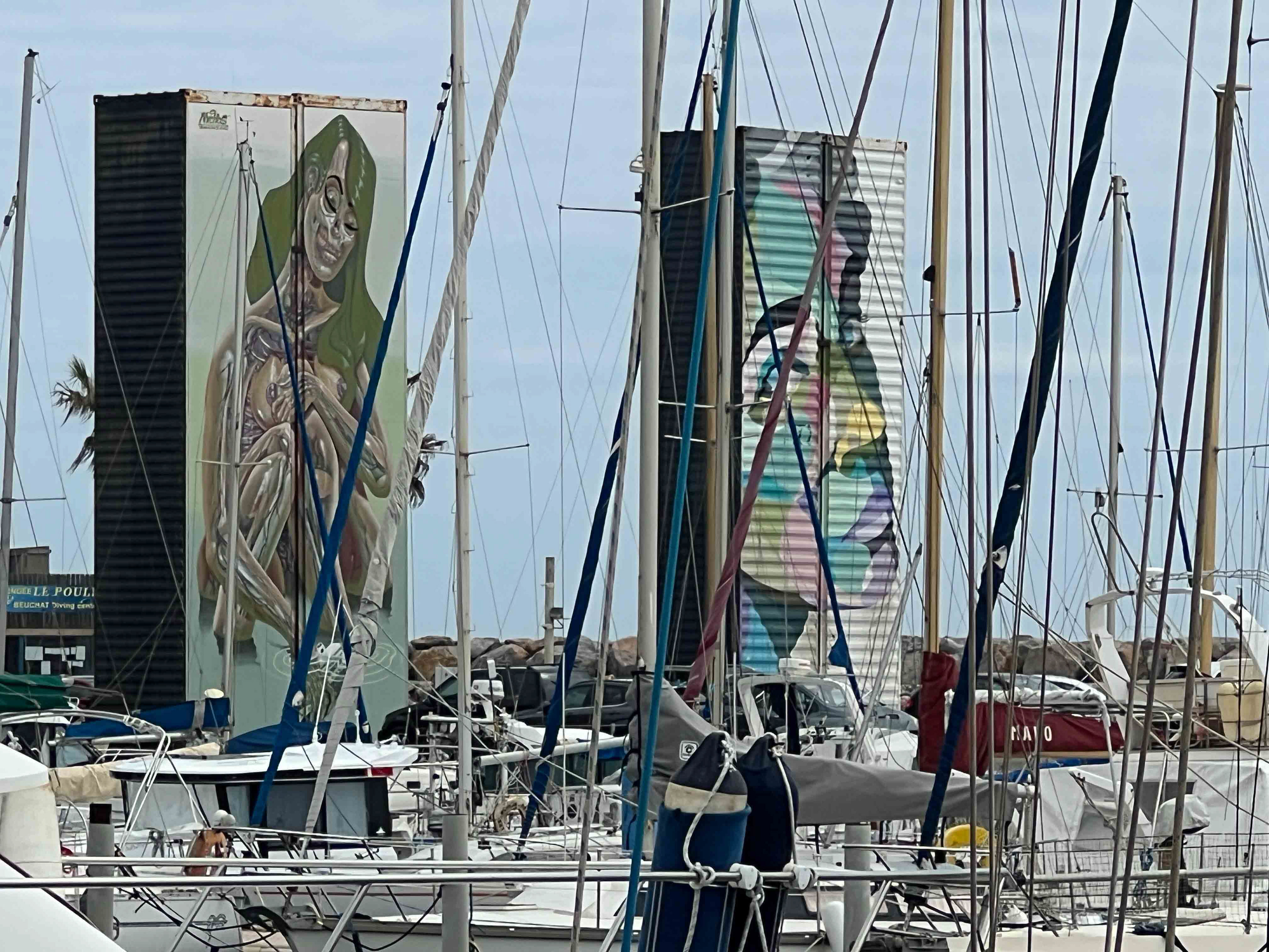 1. Le Monumental