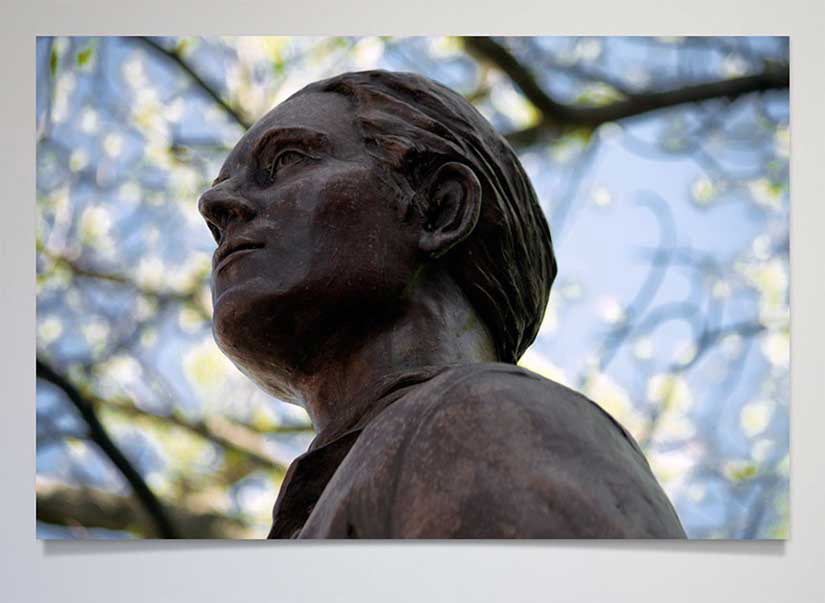 Photo of George Washington statue