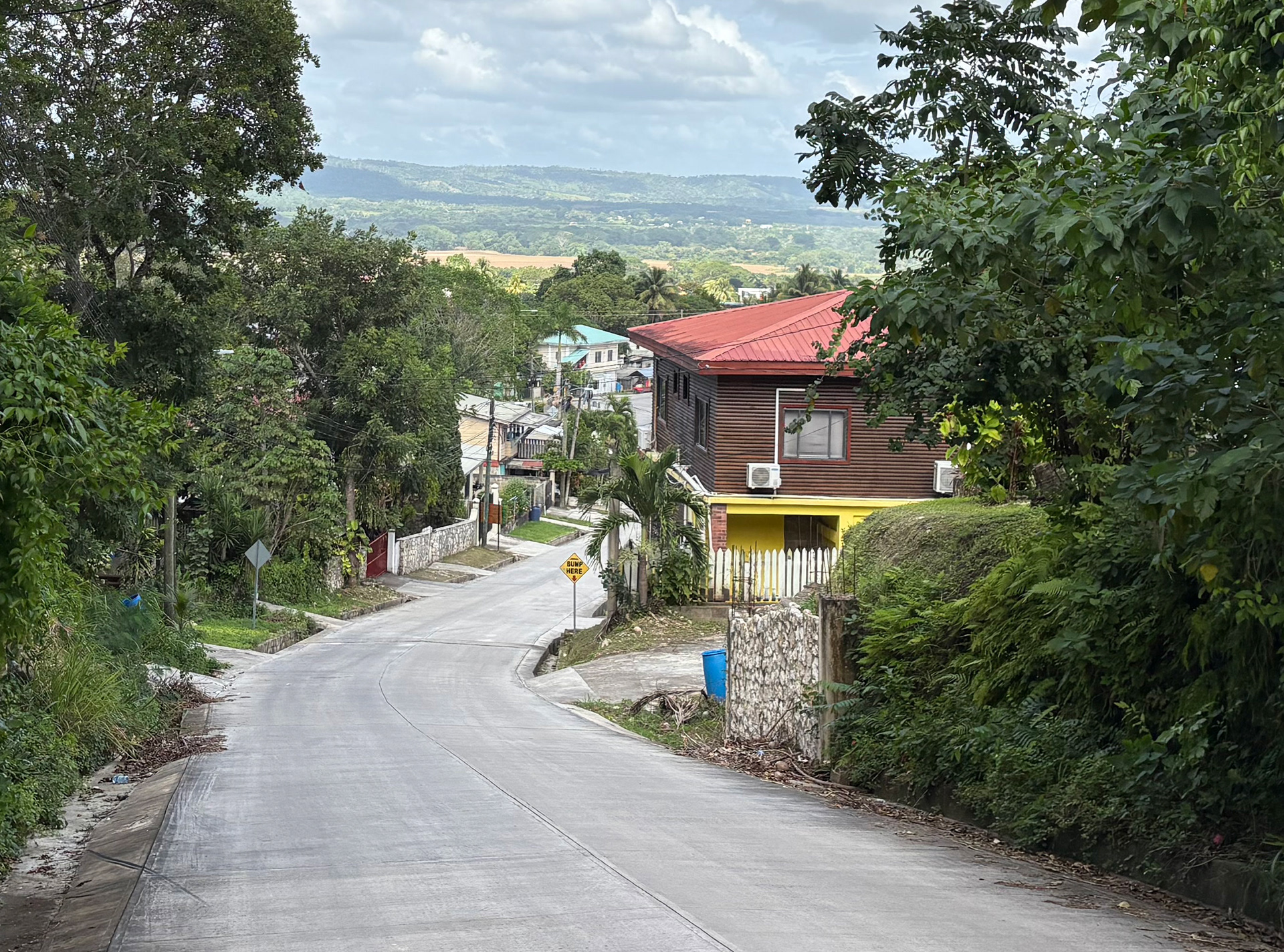 Road up to Cahal Pech