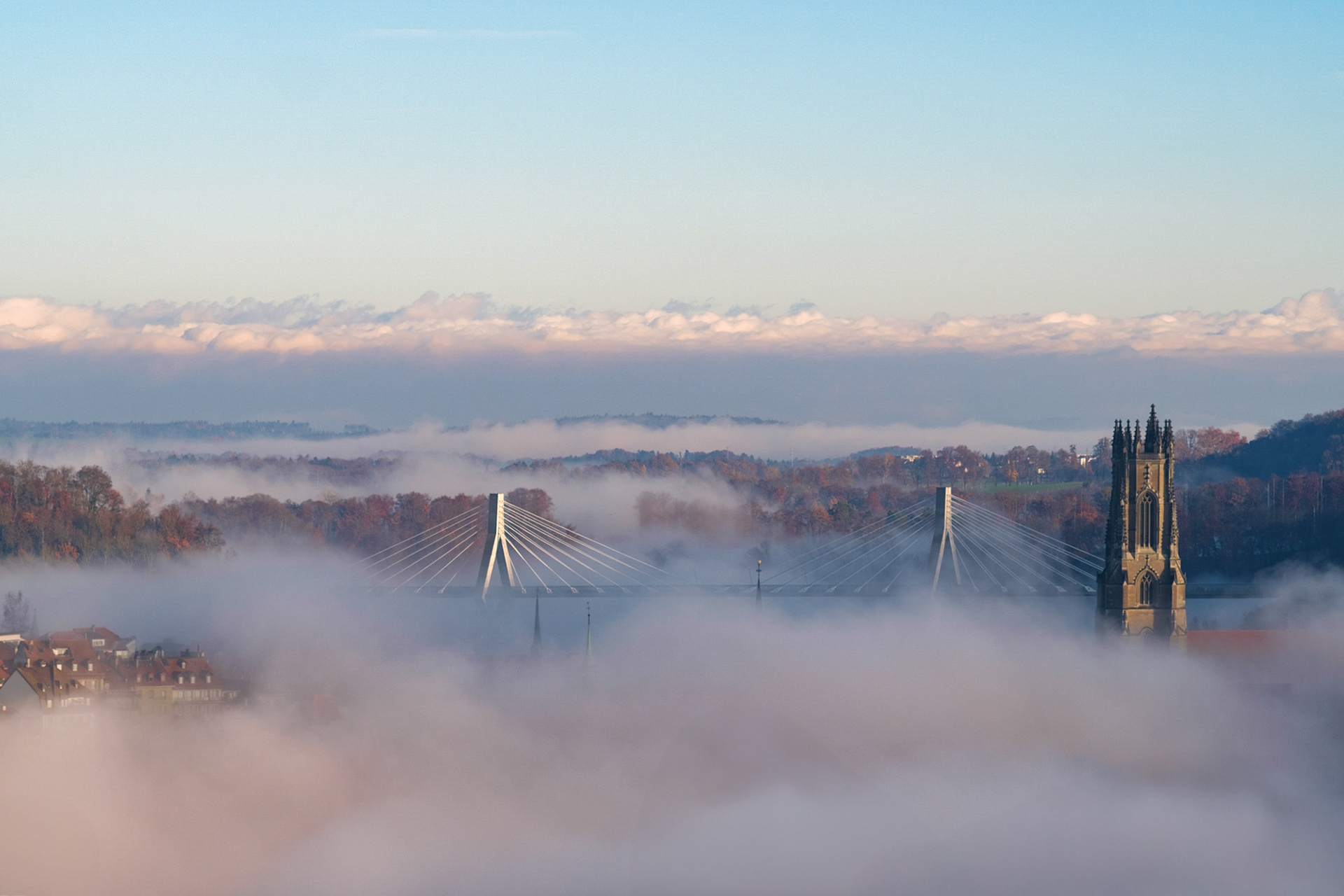 Le pont de la Poya et la cathédrale de fribourg