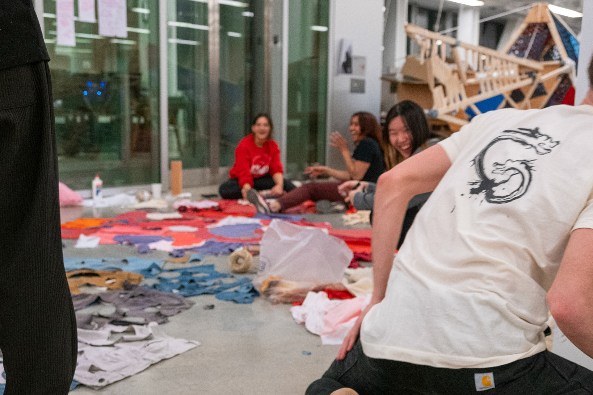 AAP First-years build the dragon, Mar 30, 2023. (Ming DeMers/ Sun Asst Editor)