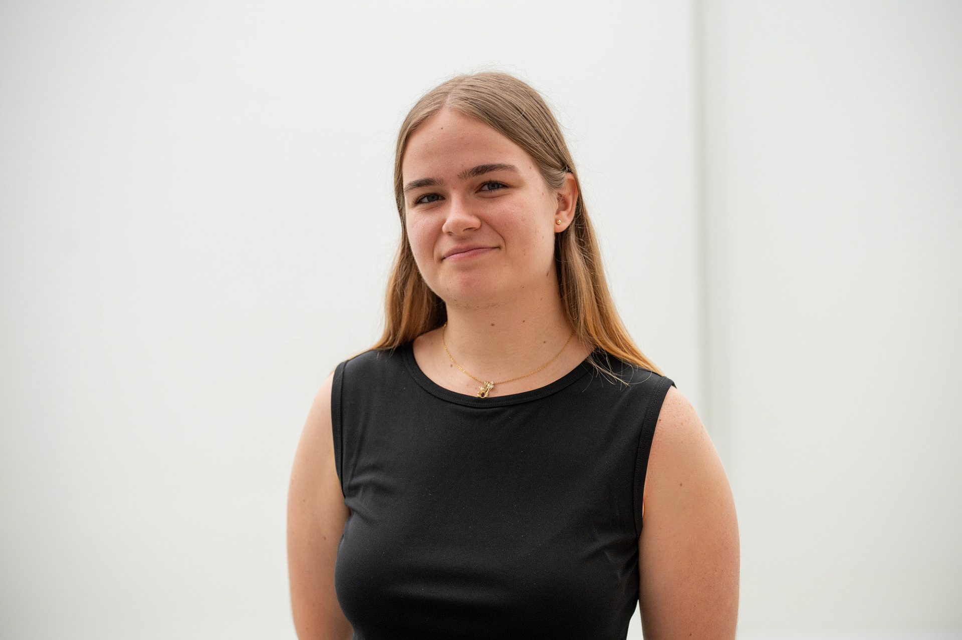 Zora deRham ’27, S.A. President Portrait. Klarman Hall, Sept 9, 2024. (Ming DeMers/Sun Photography Editor)