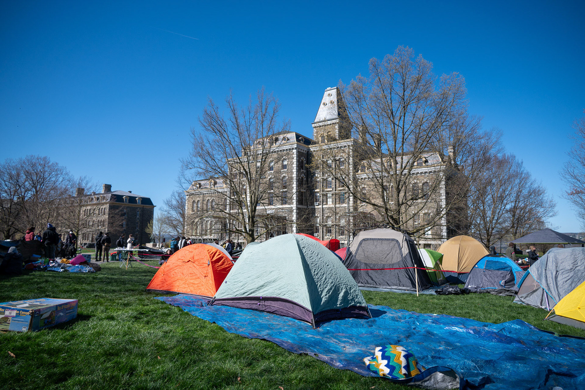 The CML Encampment on the Arts Quad, April 25th, 2024. (Ming DeMers/Senior Photo)