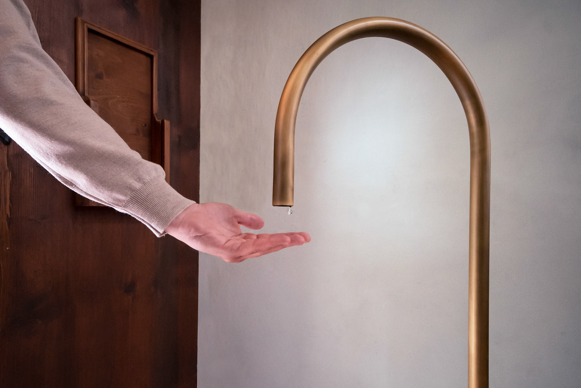 holy drop_weihwasserspender