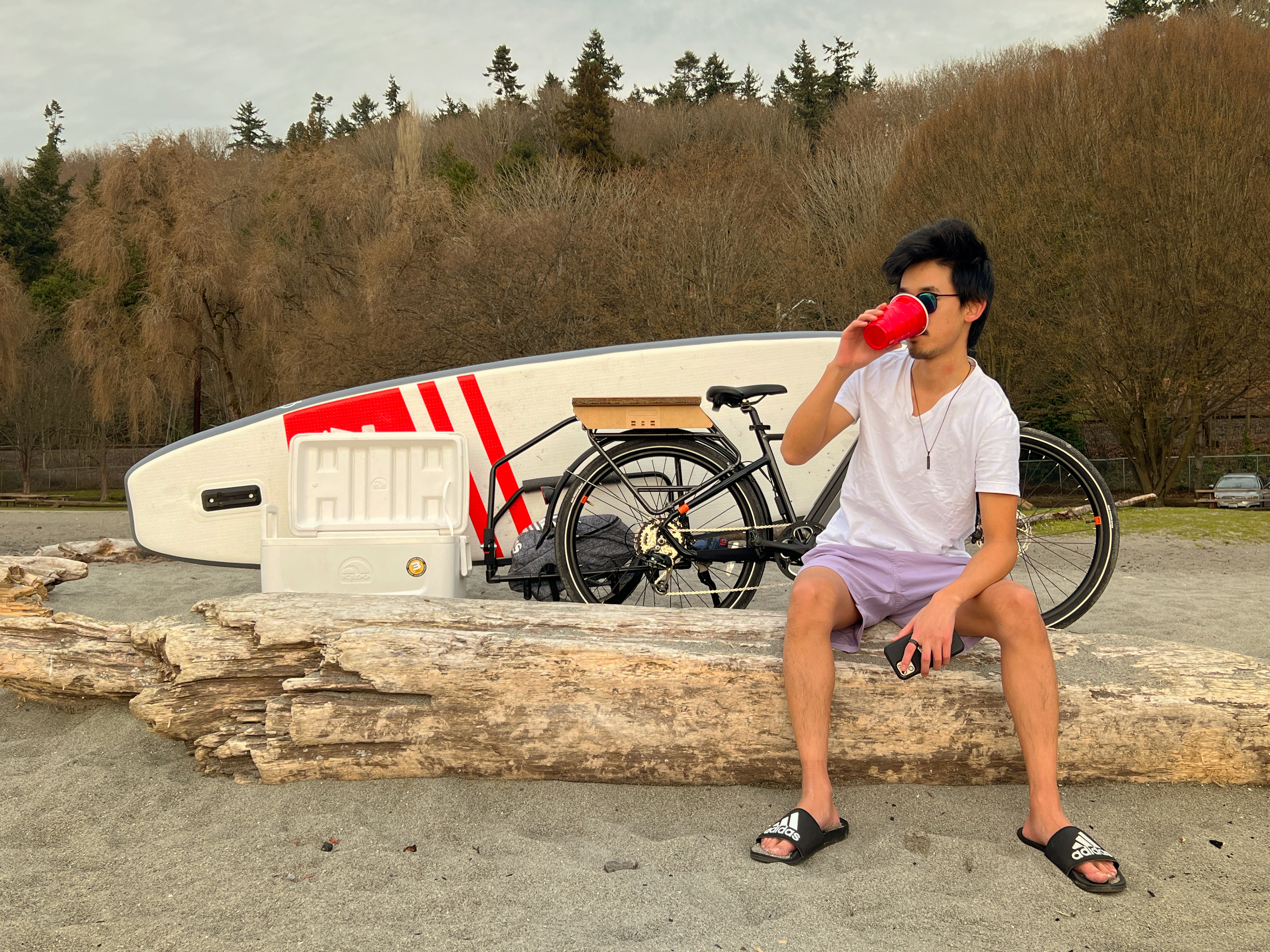 Our user has the freedom to pack how they want with an open-bed frame. The trailer also has the ability to carry multiple boards with an adjustable support bar.