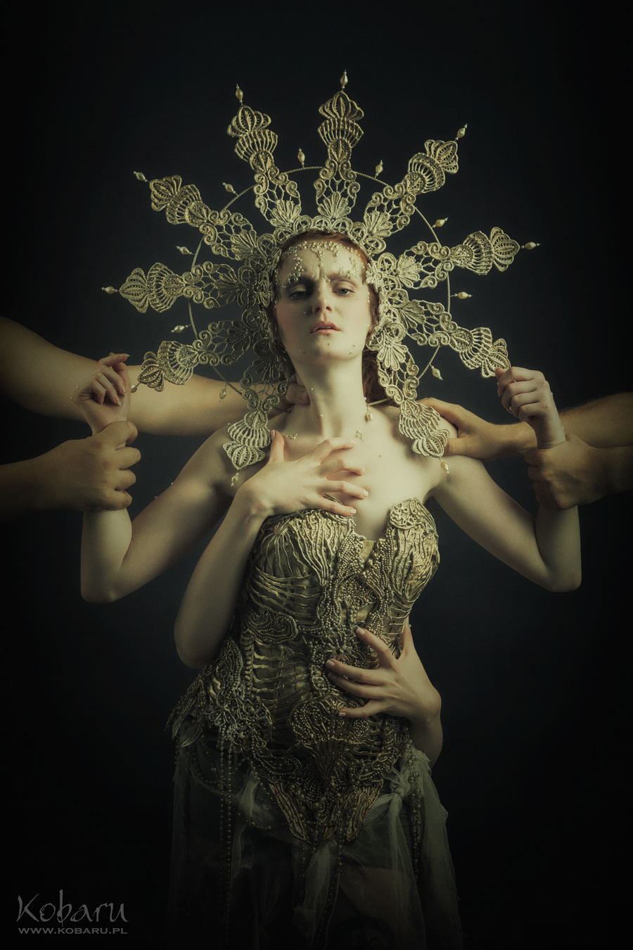 Costumedesign Katarzyna Konieczka Photography Kobaru Makeupdesign Wszelaky make-up Model Redapocalypse for Pomorskie Studium Sztuk Wizualnych