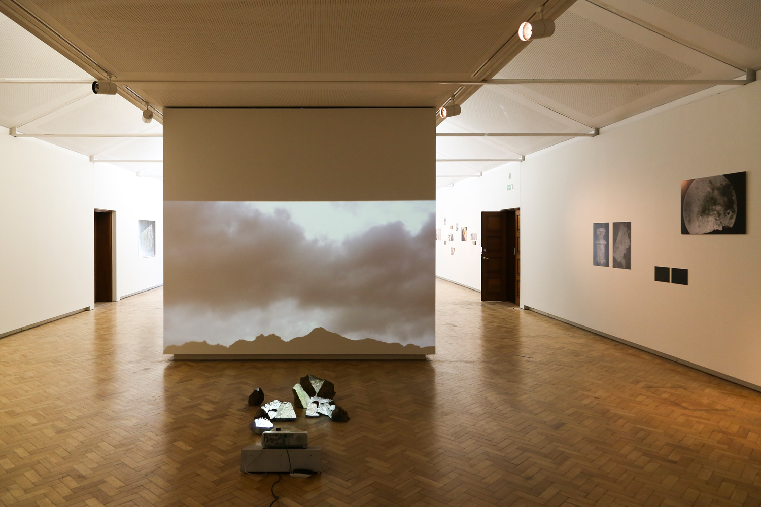 "TROPISMO FOTOGRÁFICO", oMuseu Faculdade de Belas Artes da Universidade do Porto - Bienal de Fotografia do Porto, Maio 2019. Curadoria: Susana Lourenço Marques, Luis Pinto Nunes