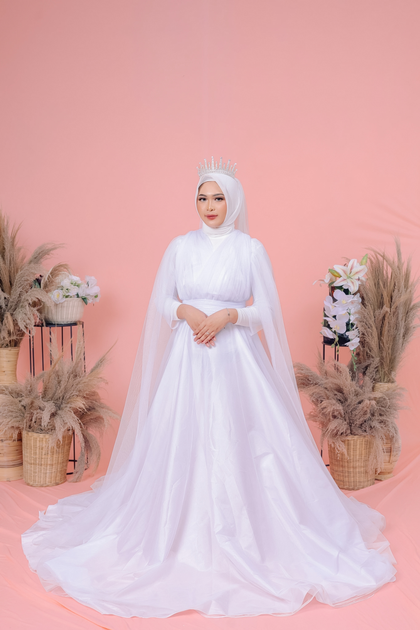Gaun putih full tile