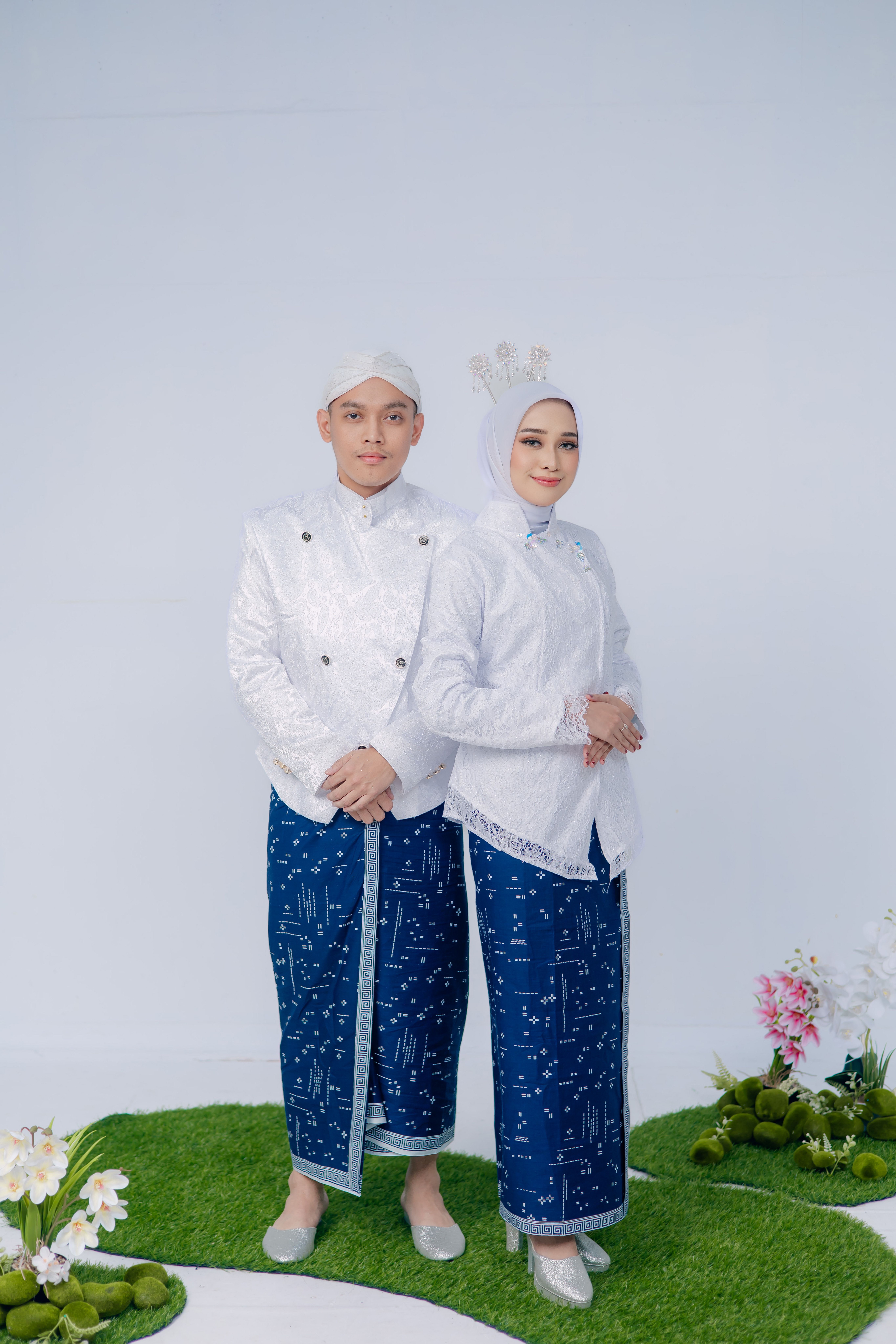 Kebaya janggan jaguar putih