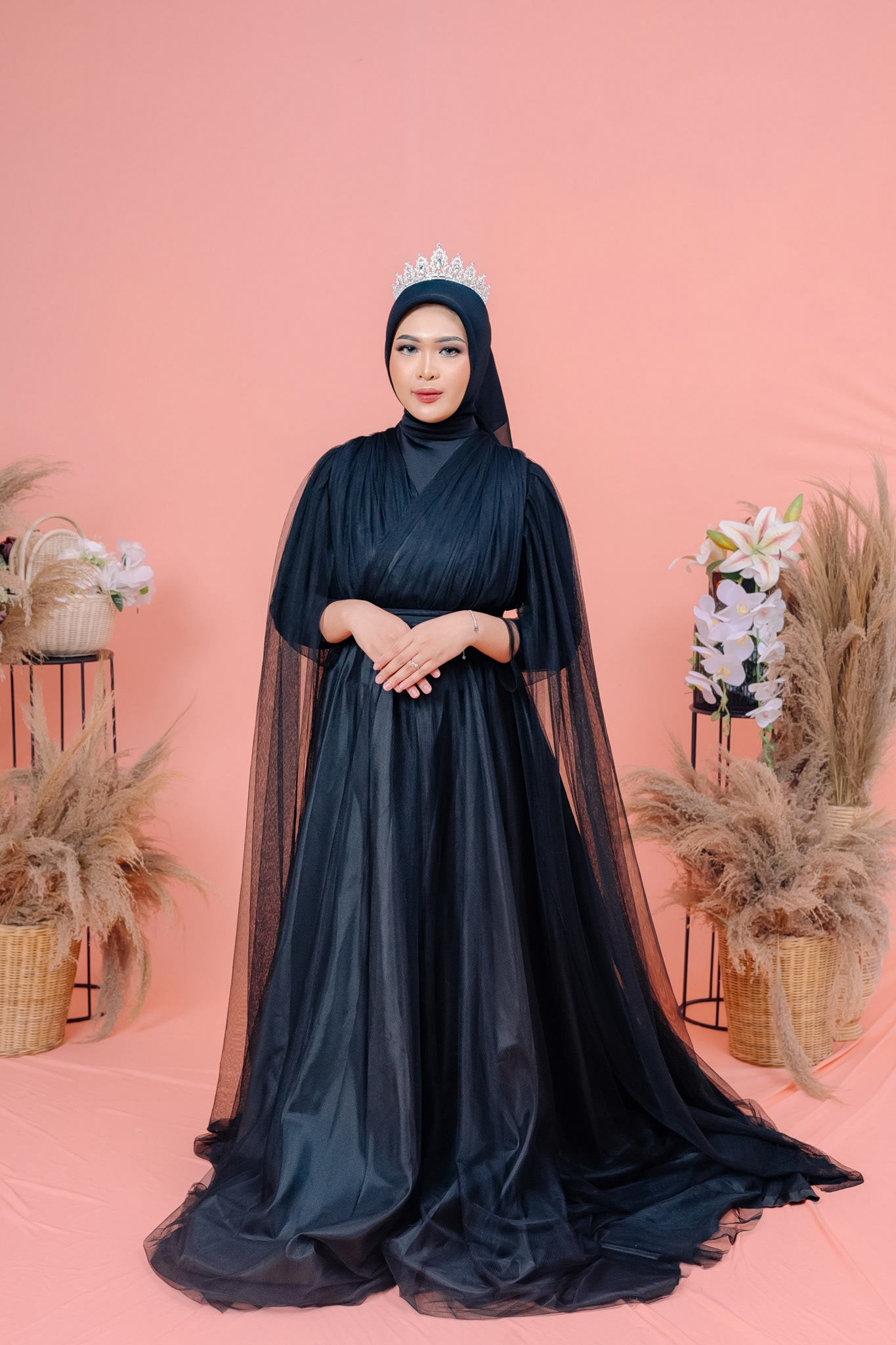 Gaun hitam full tile
