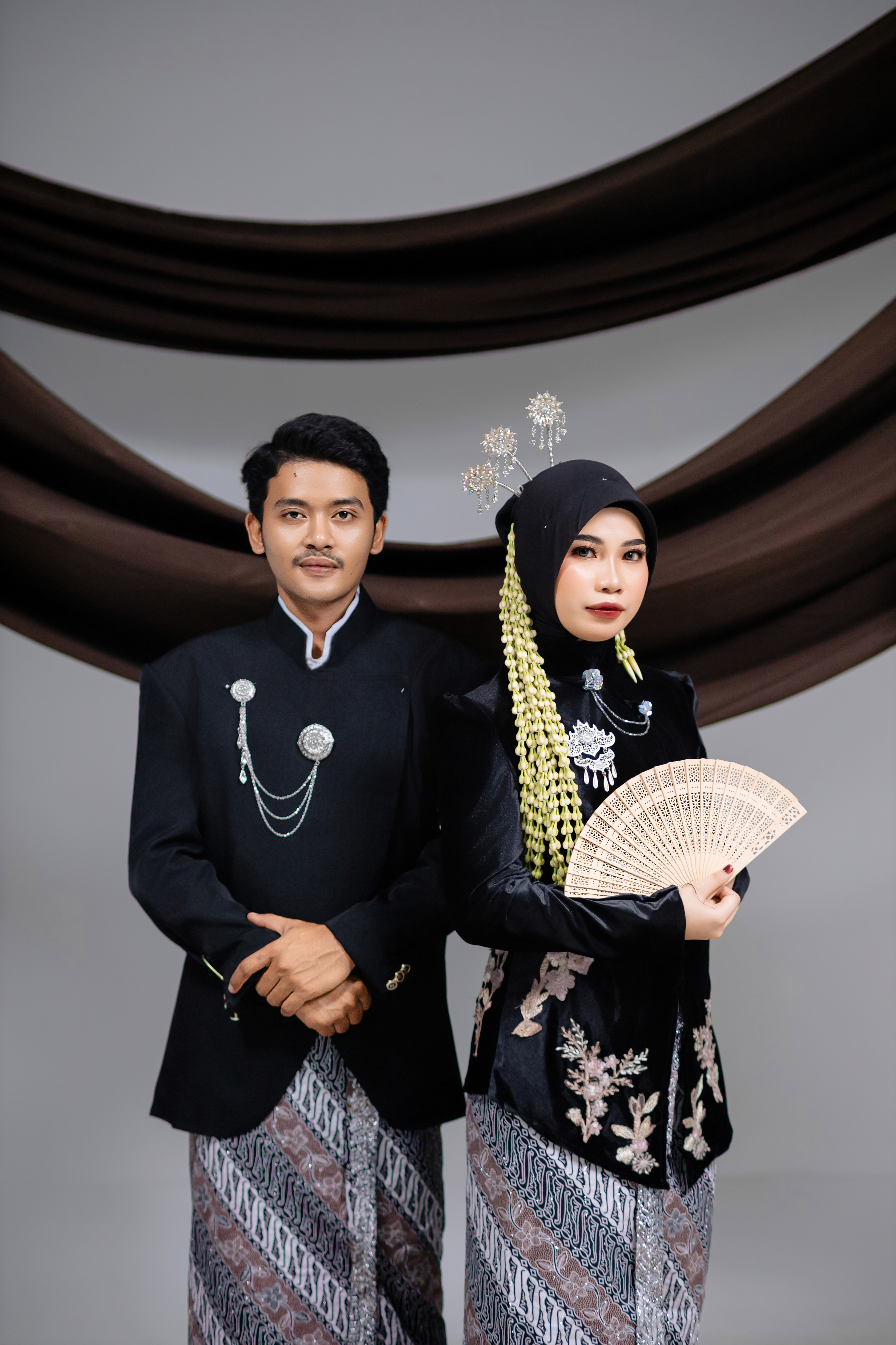 Kebaya Janggan Bunga Hitam