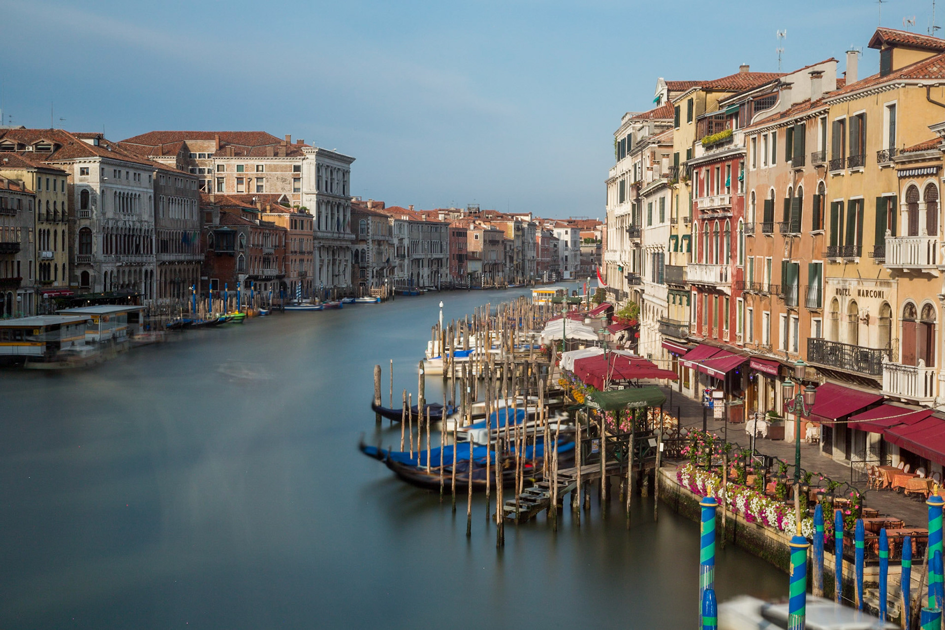 Grand Canal - Rialto Bridge at Dawn