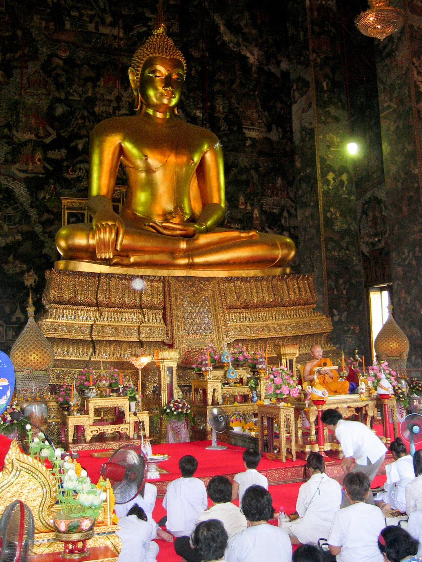 (Wat Suthat, Bangkok)