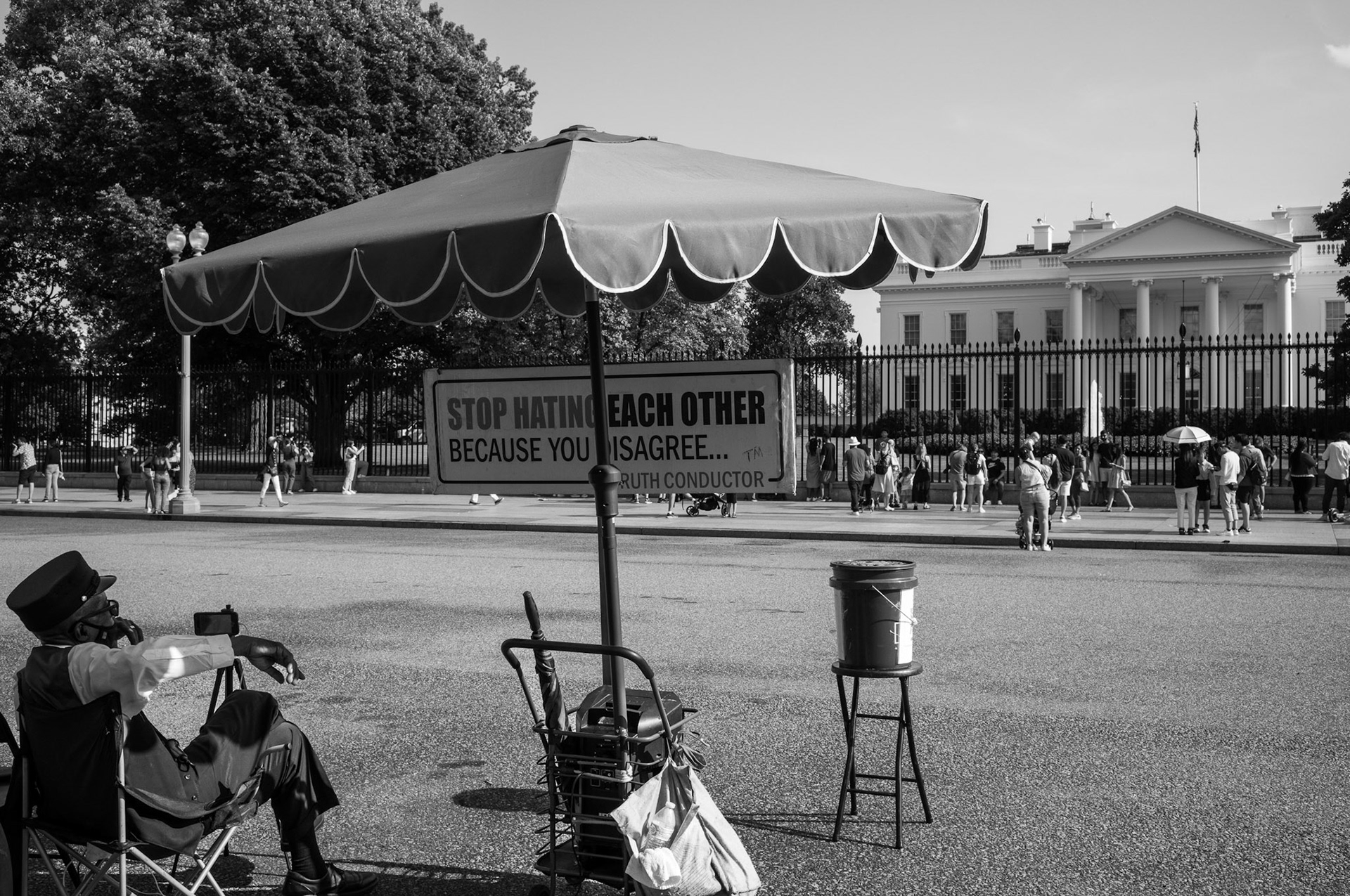 Manifestant devant la Maison Blanche