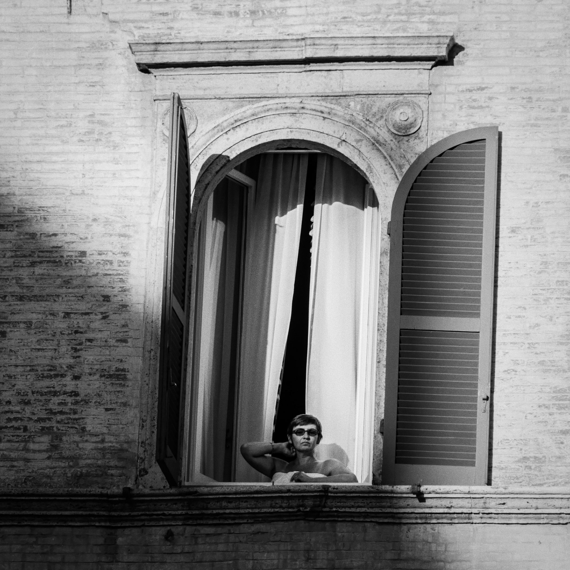 Femme à sa fenêtre, Rome