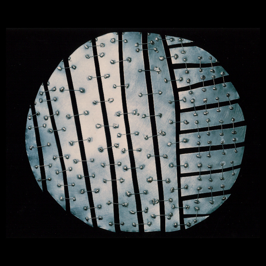 Lua (Moon), 4 editions, iron and electric welding, diameter 20.5 in, 2000.