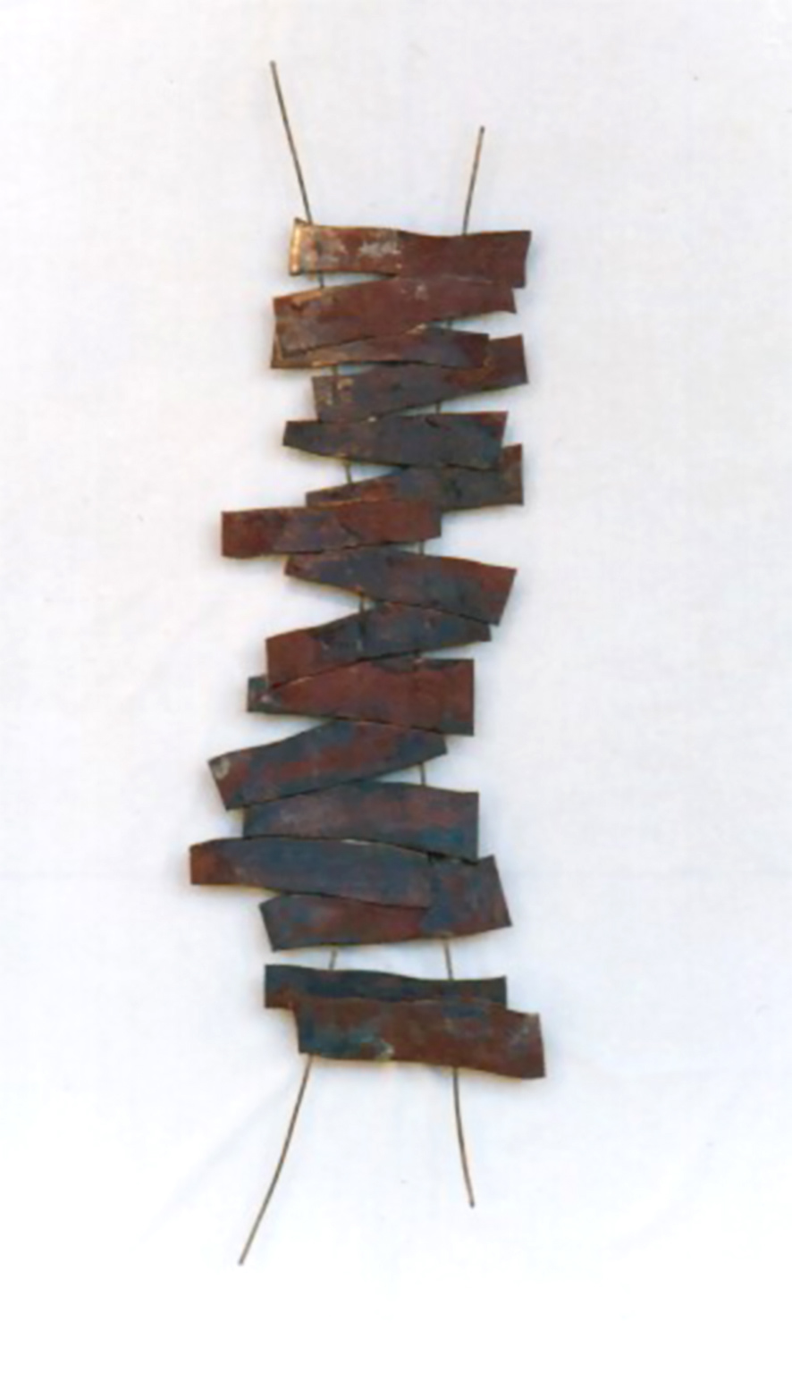 Travessia 1 (Crossing 1), 1 edition, iron and electric welding, 37 x 11.8 in, 2001.