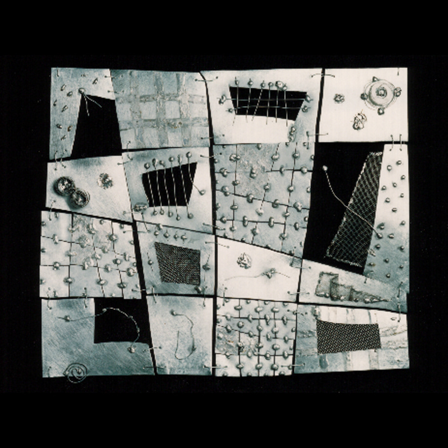 O meu jardim (My garden), 4 edition, iron and electric welding, 15.8 x 18.5 in, 2000.